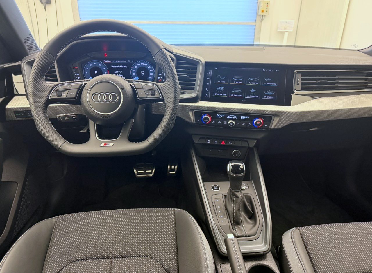 AUDI A1 Sportback 30 TFSI Attraction S-tronic-image-8