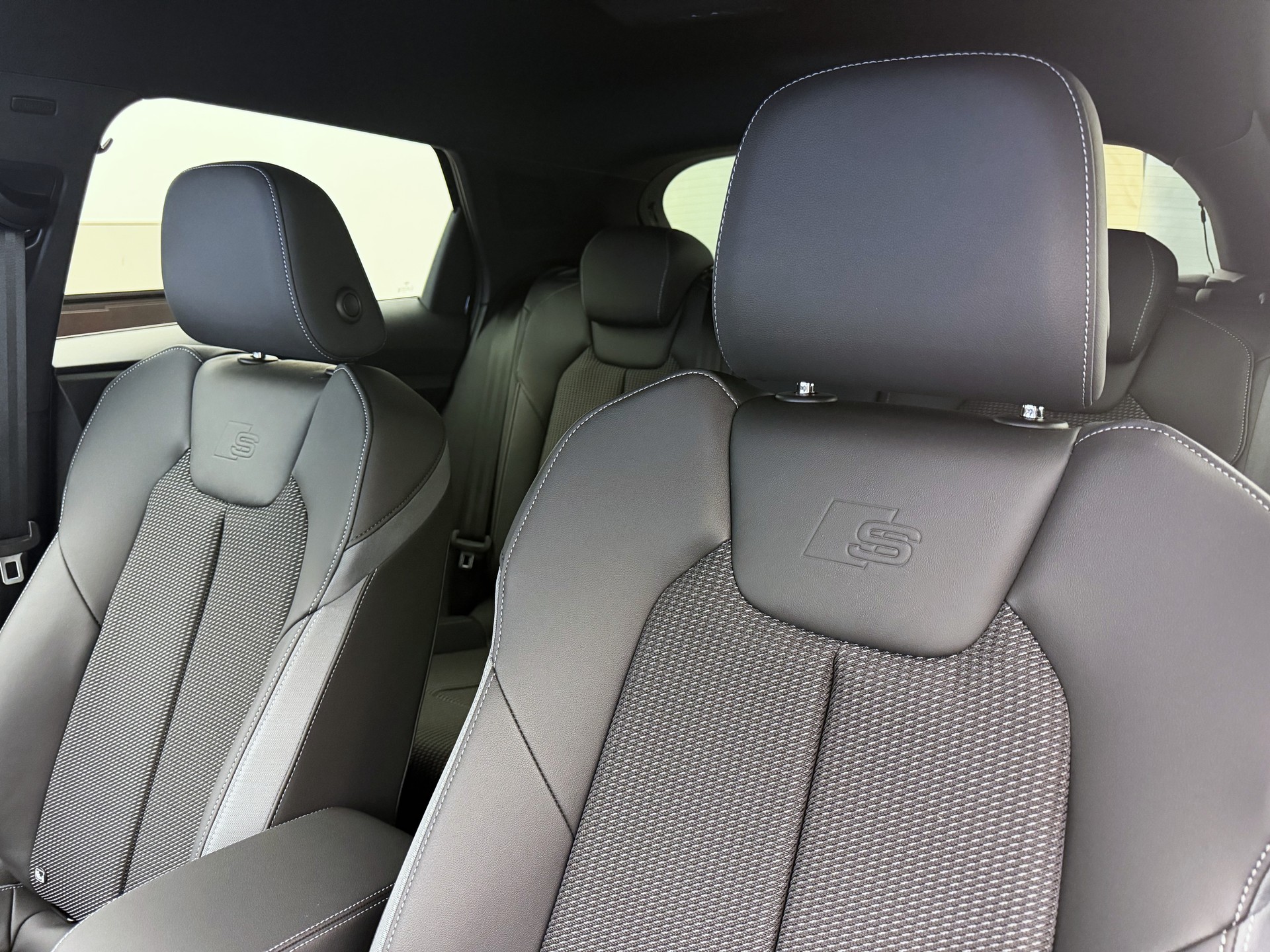 AUDI A1 Sportback 30 TFSI Attraction S-tronic-image-6