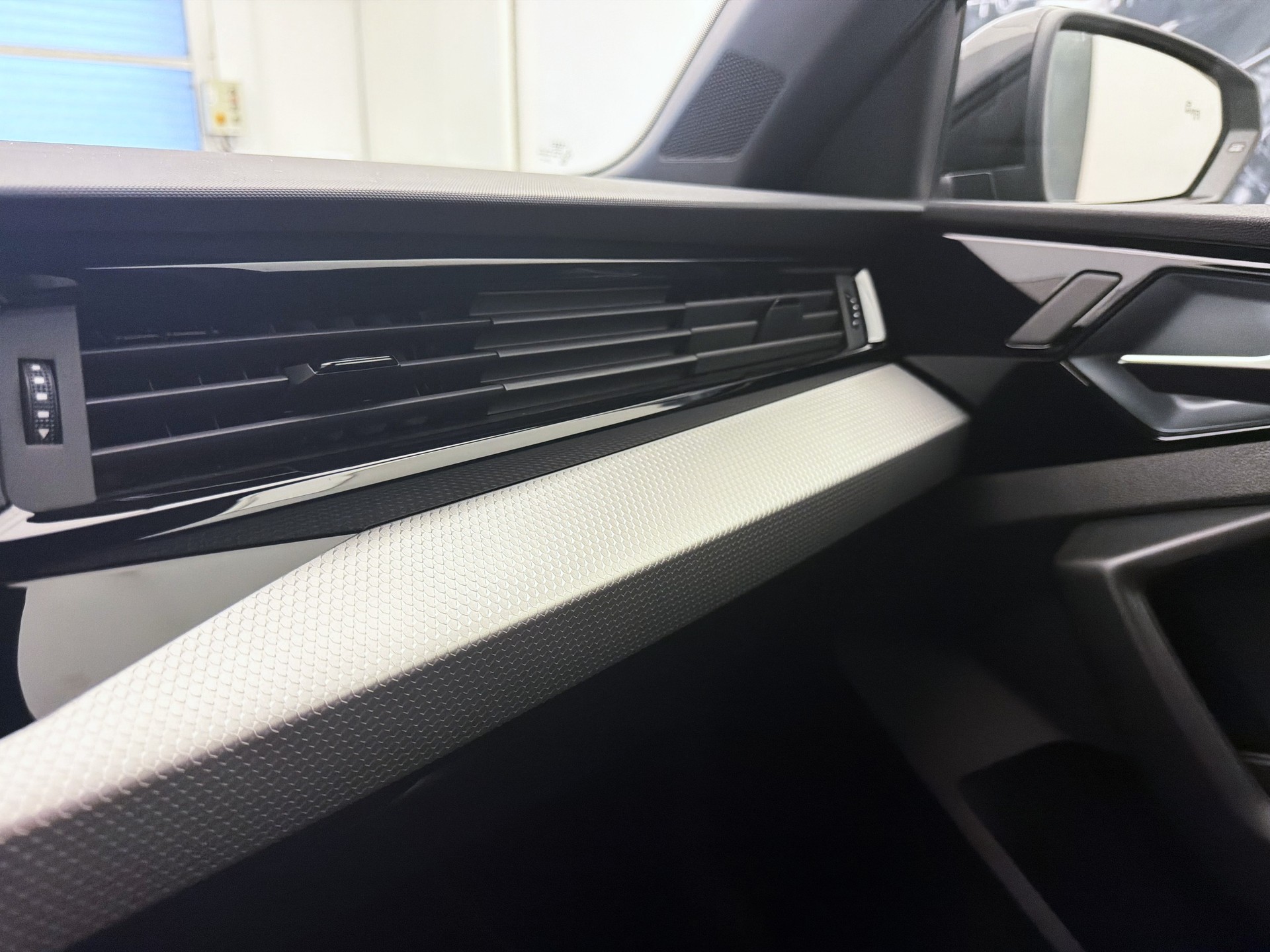 AUDI A1 Sportback 30 TFSI Attraction S-tronic-image-19