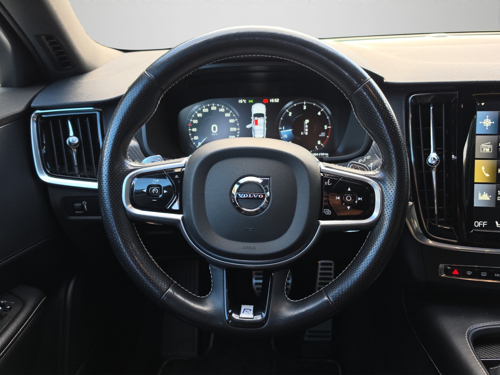 VOLVO V90 2.0 D5 R-Design AWD-image-5