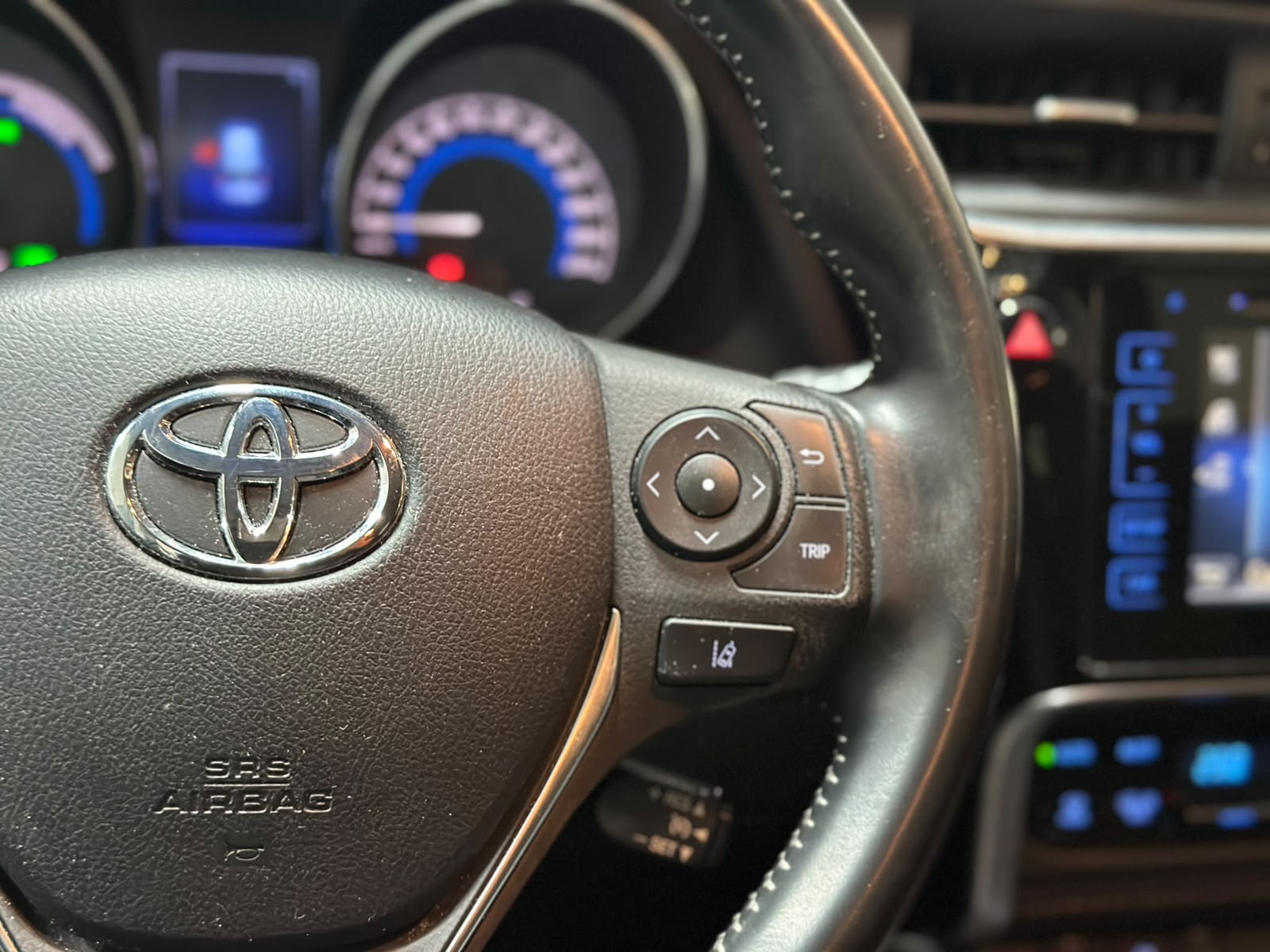 TOYOTA Auris Touring Sports 1.8 HSD Style e-CVT-image-8