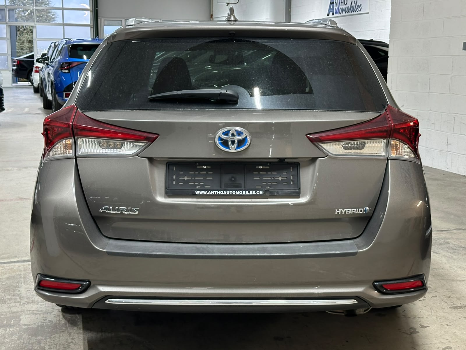 TOYOTA Auris Touring Sports 1.8 HSD Style e-CVT-image-4