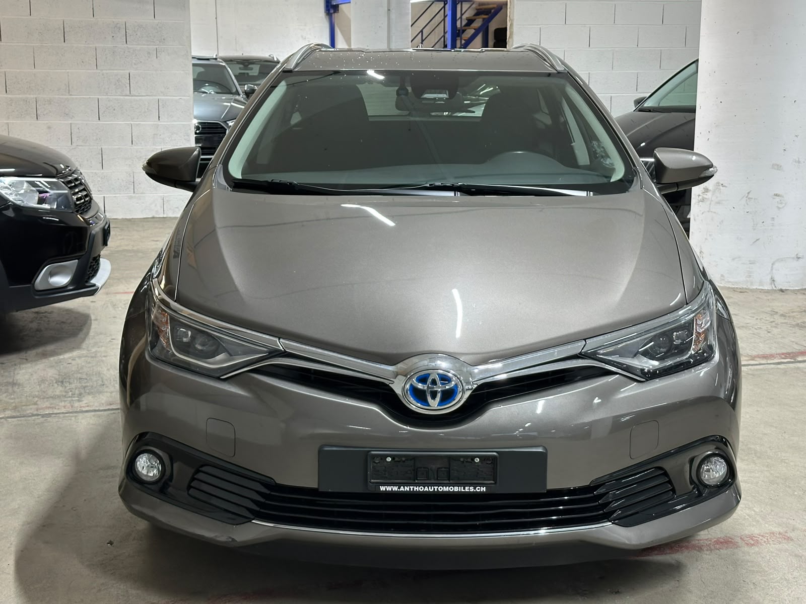 TOYOTA Auris Touring Sports 1.8 HSD Style e-CVT-image-1