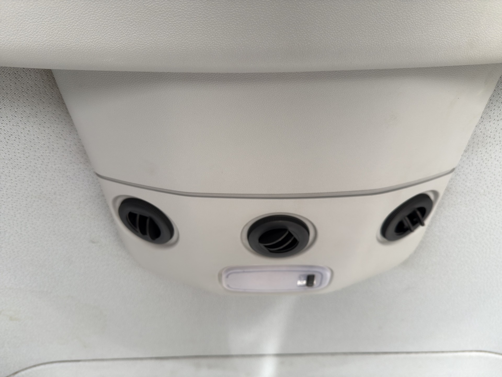 VW Crafter 35 2.5 TDI 109 PS-image-14