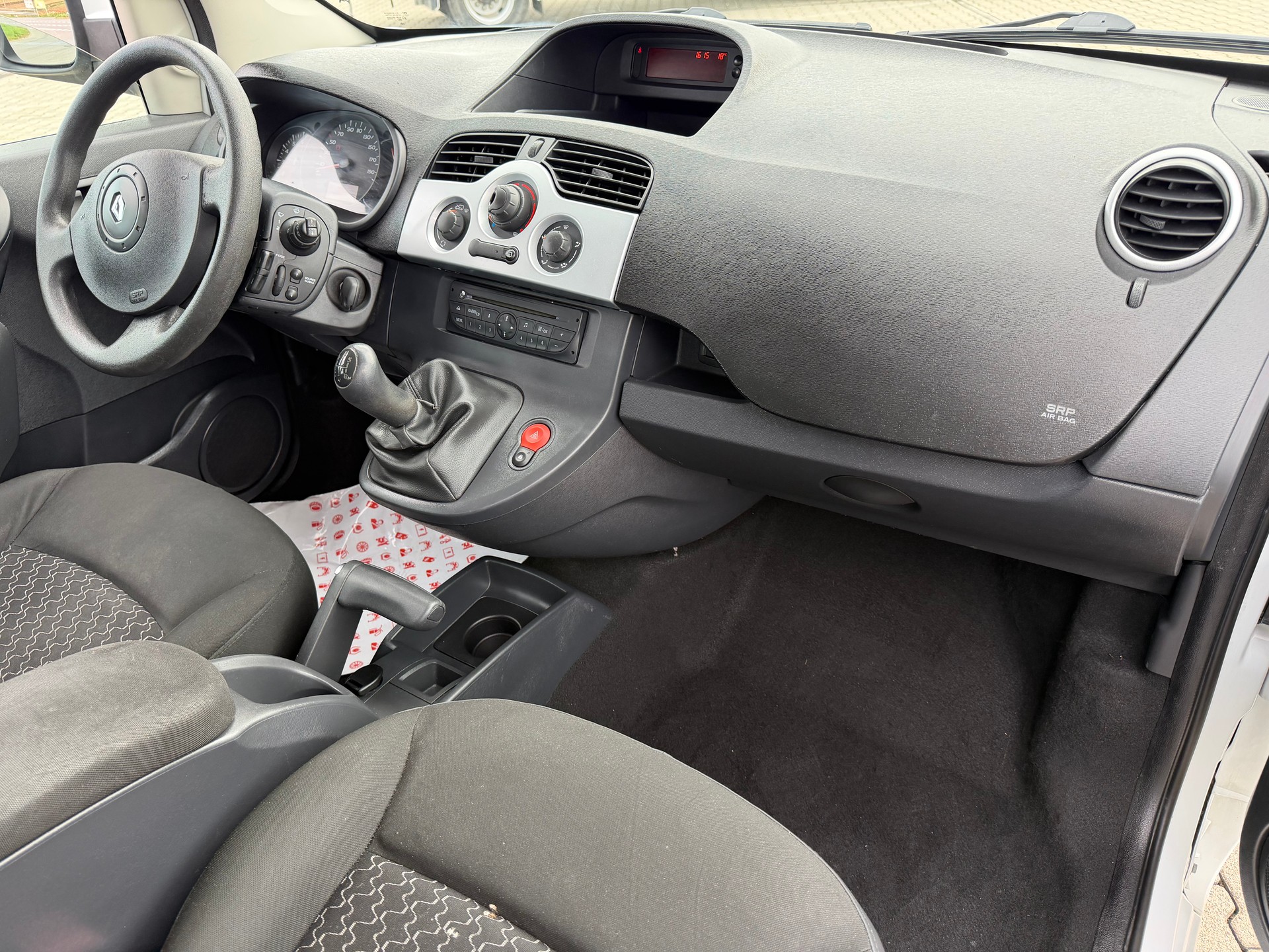 RENAULT Kangoo 1.6 16V Expression.* Behindertengerecht mit Rampe für Rollstuhl*-image-5