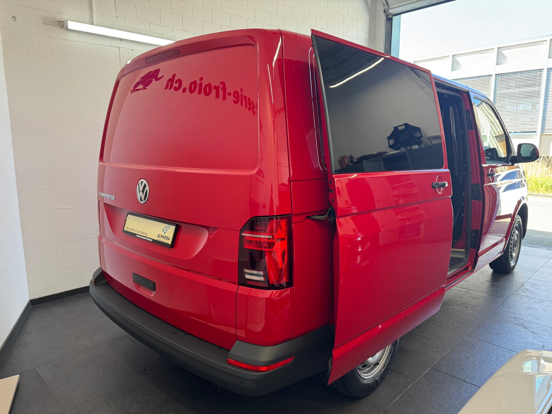 VW T6.1 2.0 TDI-image-2