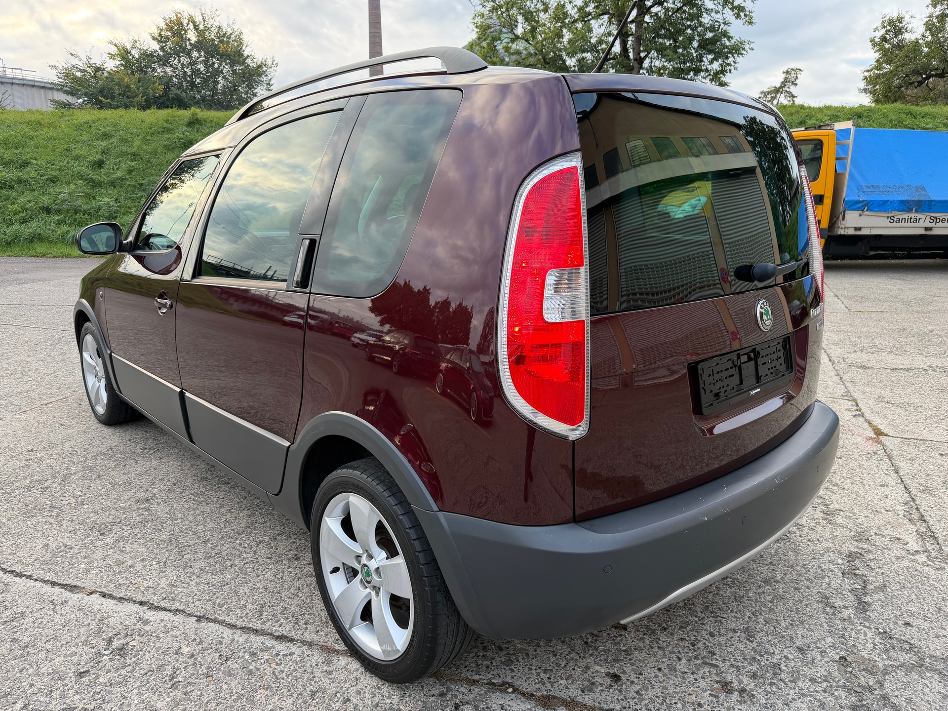 SKODA Roomster 1.2 TSI Scout DSG-image-2