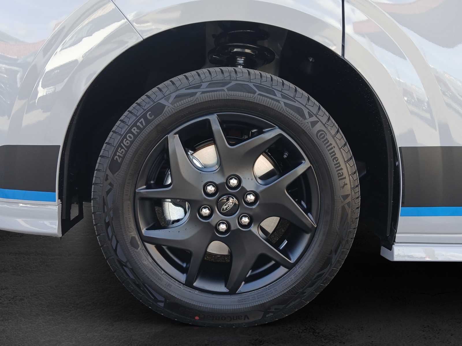 FORD Tourneo Custom Bus 320 L1 2.0 EcoBlue 170 Sport 4x4-image-15