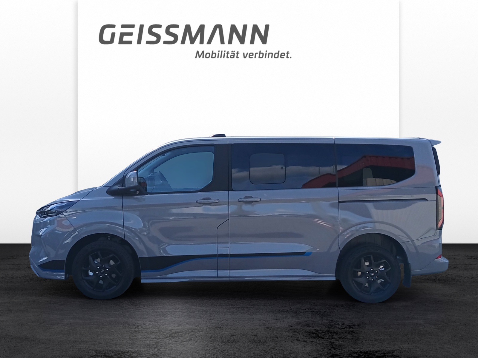 FORD Tourneo Custom Bus 320 L1 2.0 EcoBlue 170 Sport 4x4-showroom-element-1