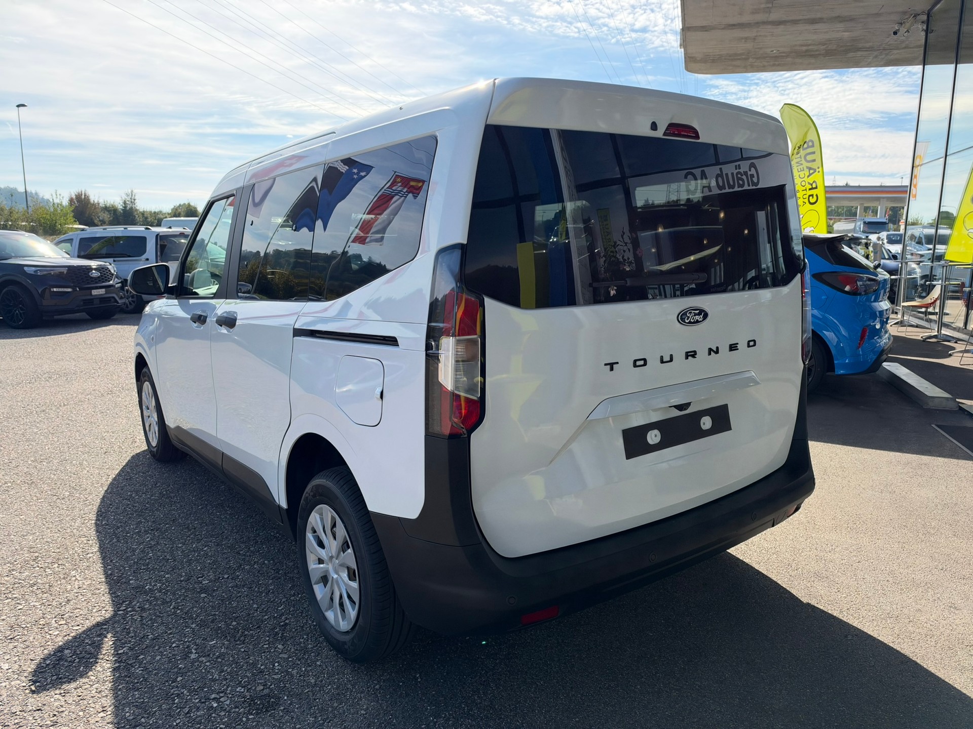 FORD Tourneo Courier 1.0 EcoBoost Trend-image-4