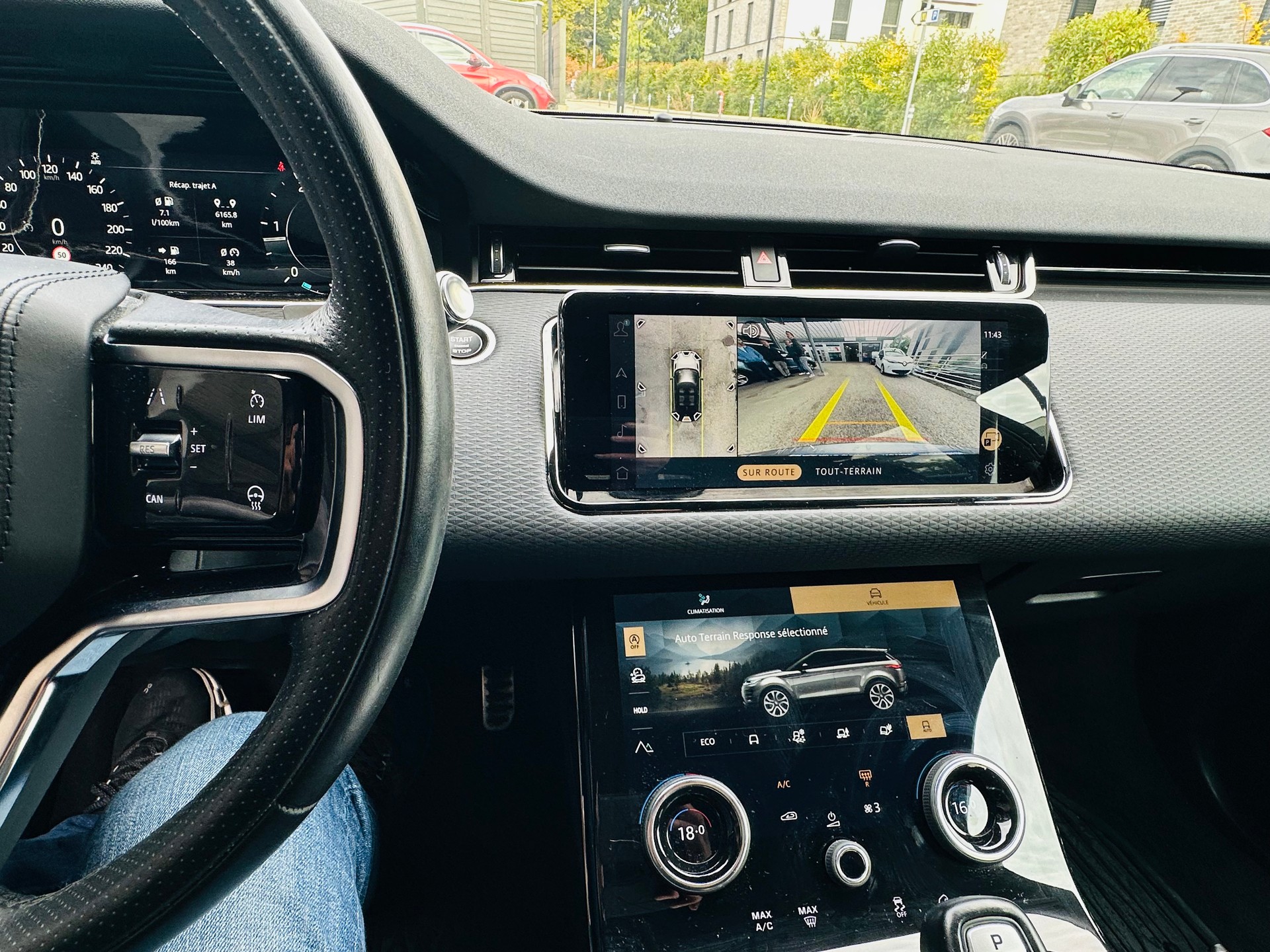 LAND ROVER Range Rover Evoque R-Dynamic D 165 MHEV HSE AT9-image-13
