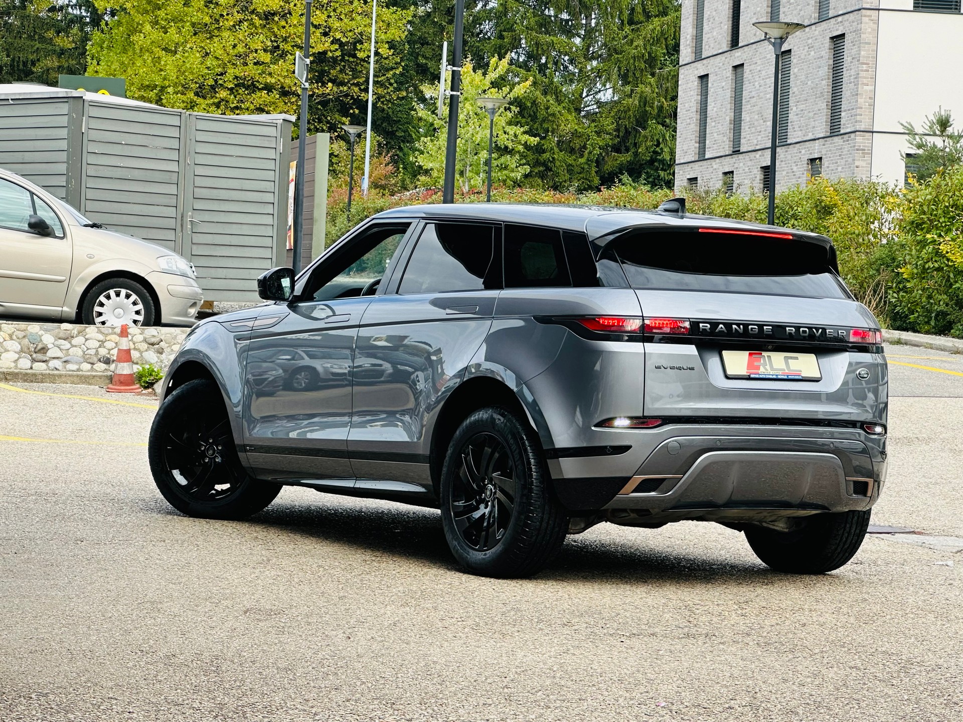 LAND ROVER Range Rover Evoque R-Dynamic D 165 MHEV HSE AT9-image-8
