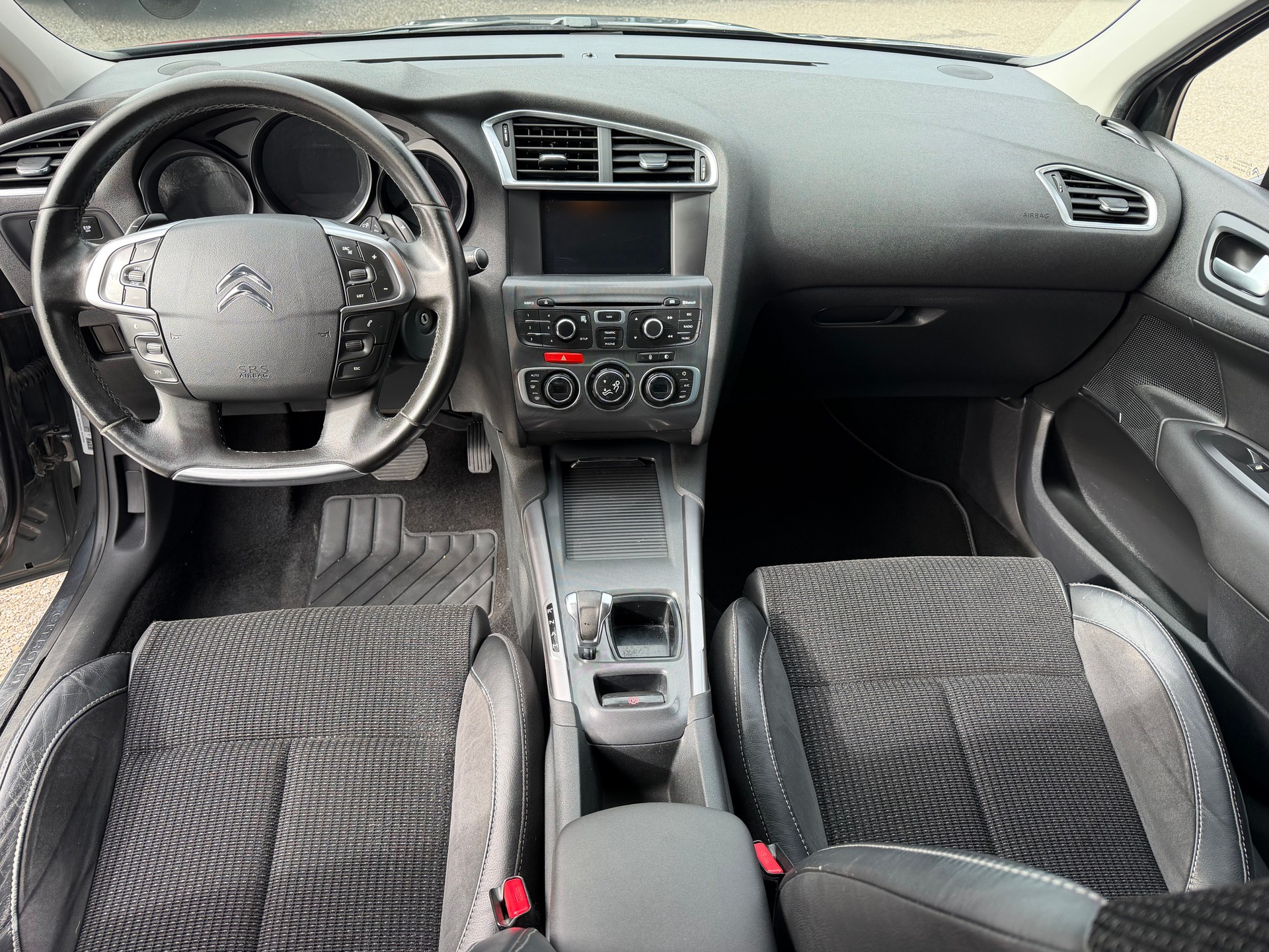 CITROEN C4 Berline 1.6 THP Séduction EGS6-image-7