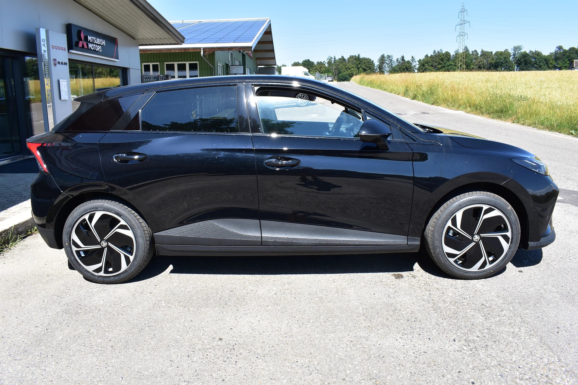 MG 4 EV 64kWh Premium-image-5