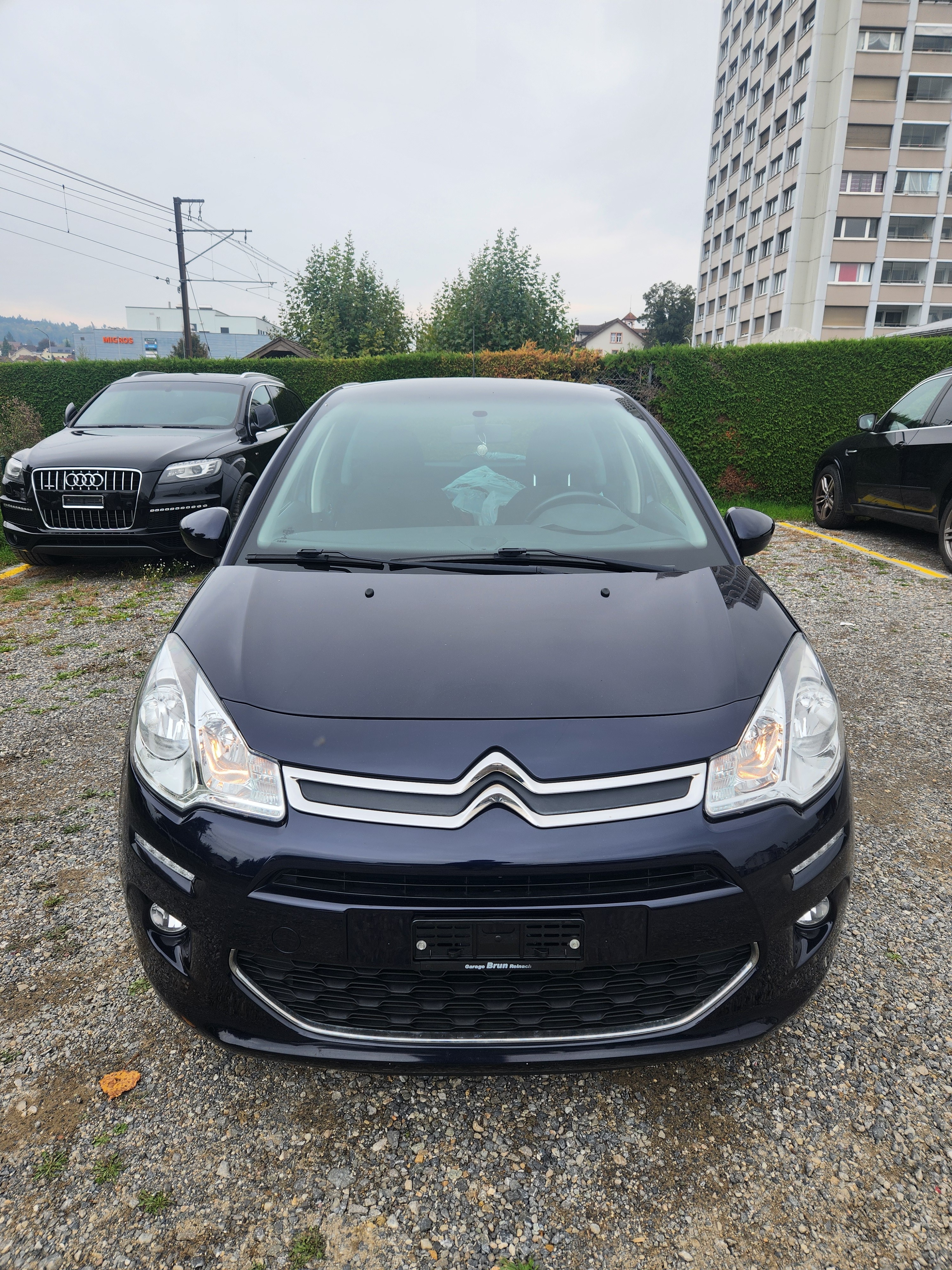Car photo