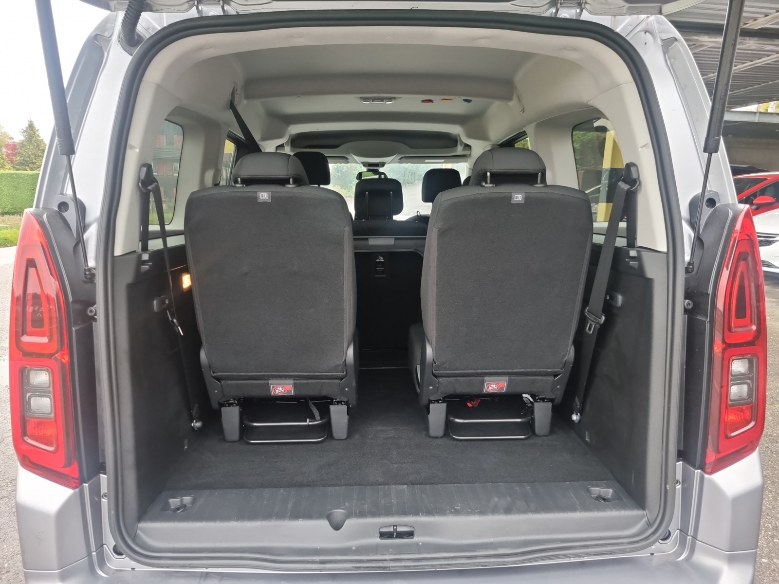 OPEL Combo Life XL 1.5 D Ultimate S/S 7P-image-9