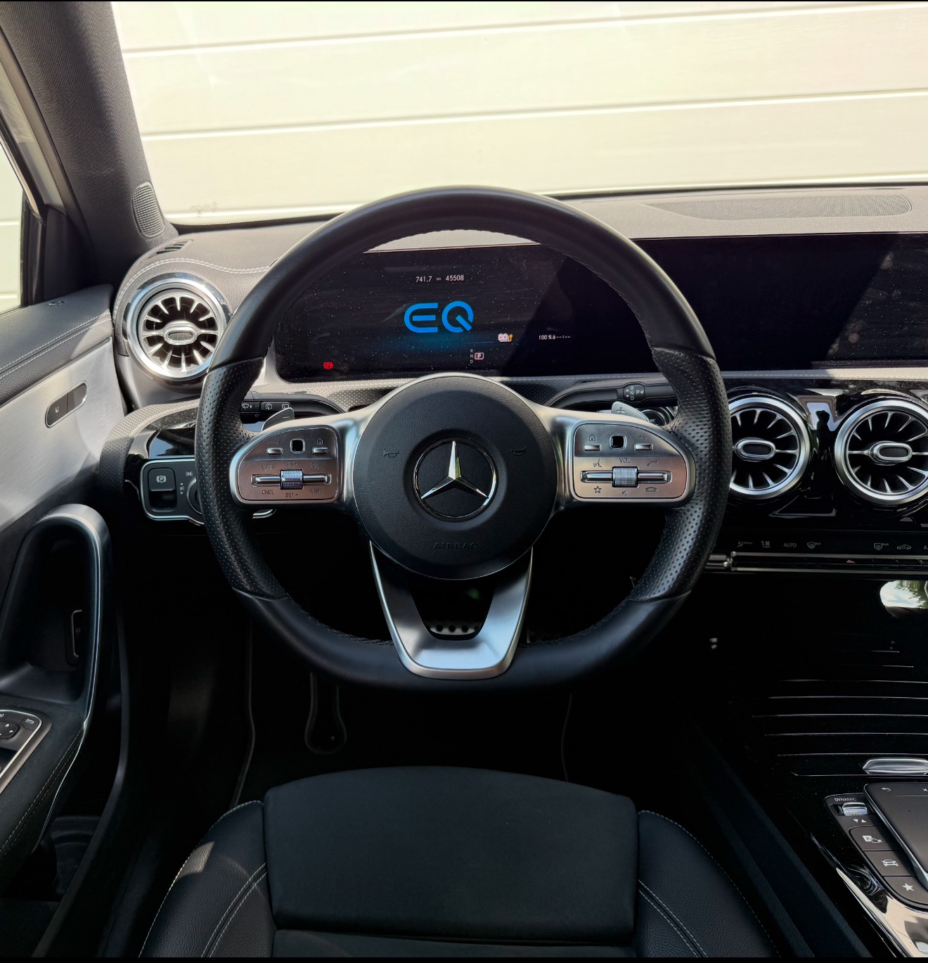 MERCEDES-BENZ A 250e AMG Line 8G-DCT-image-14