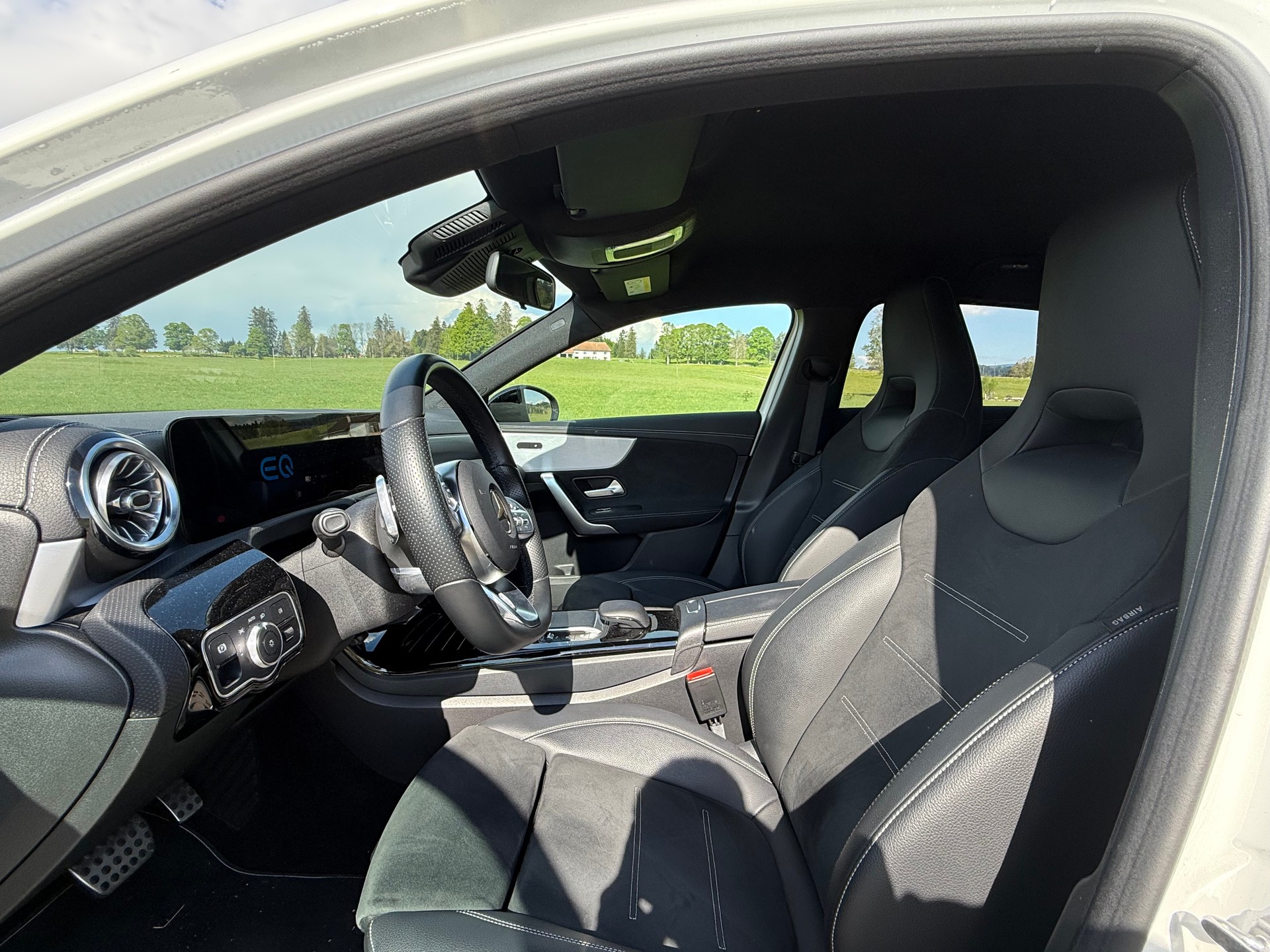 MERCEDES-BENZ A 250e AMG Line 8G-DCT-image-12