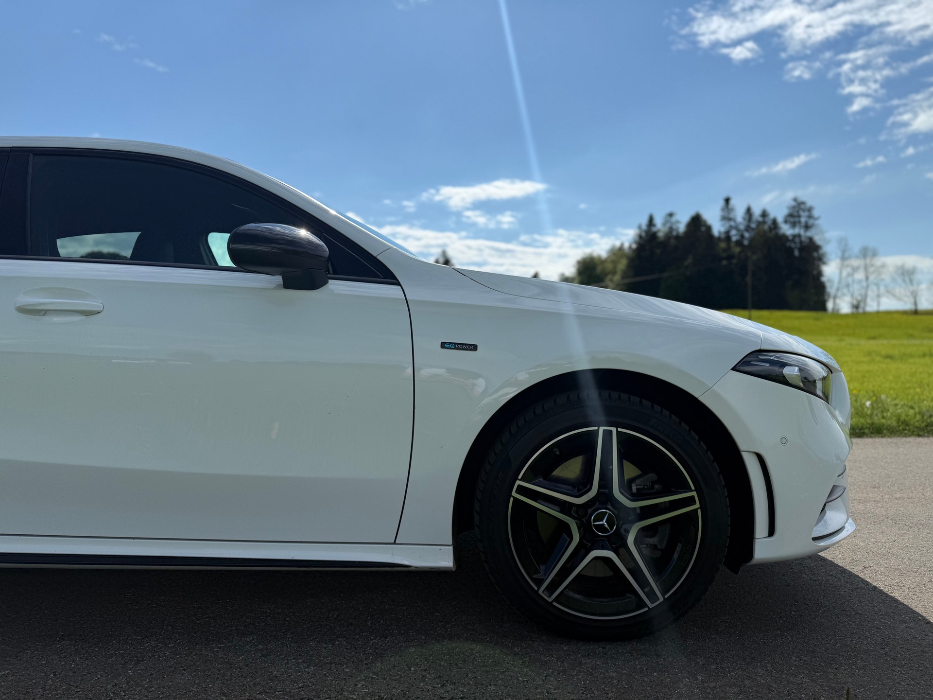 MERCEDES-BENZ A 250e AMG Line 8G-DCT-image-7