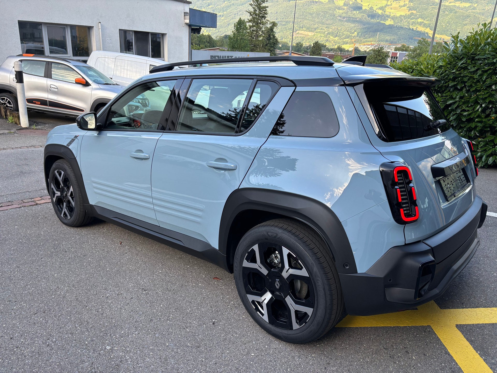 RENAULT R4 E-Tech Comfort Range 52 kWh Techno-image-1
