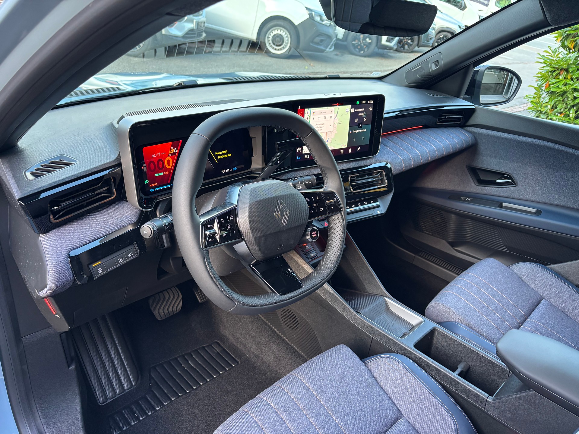 RENAULT R4 E-Tech Comfort Range 52 kWh Techno-image-8