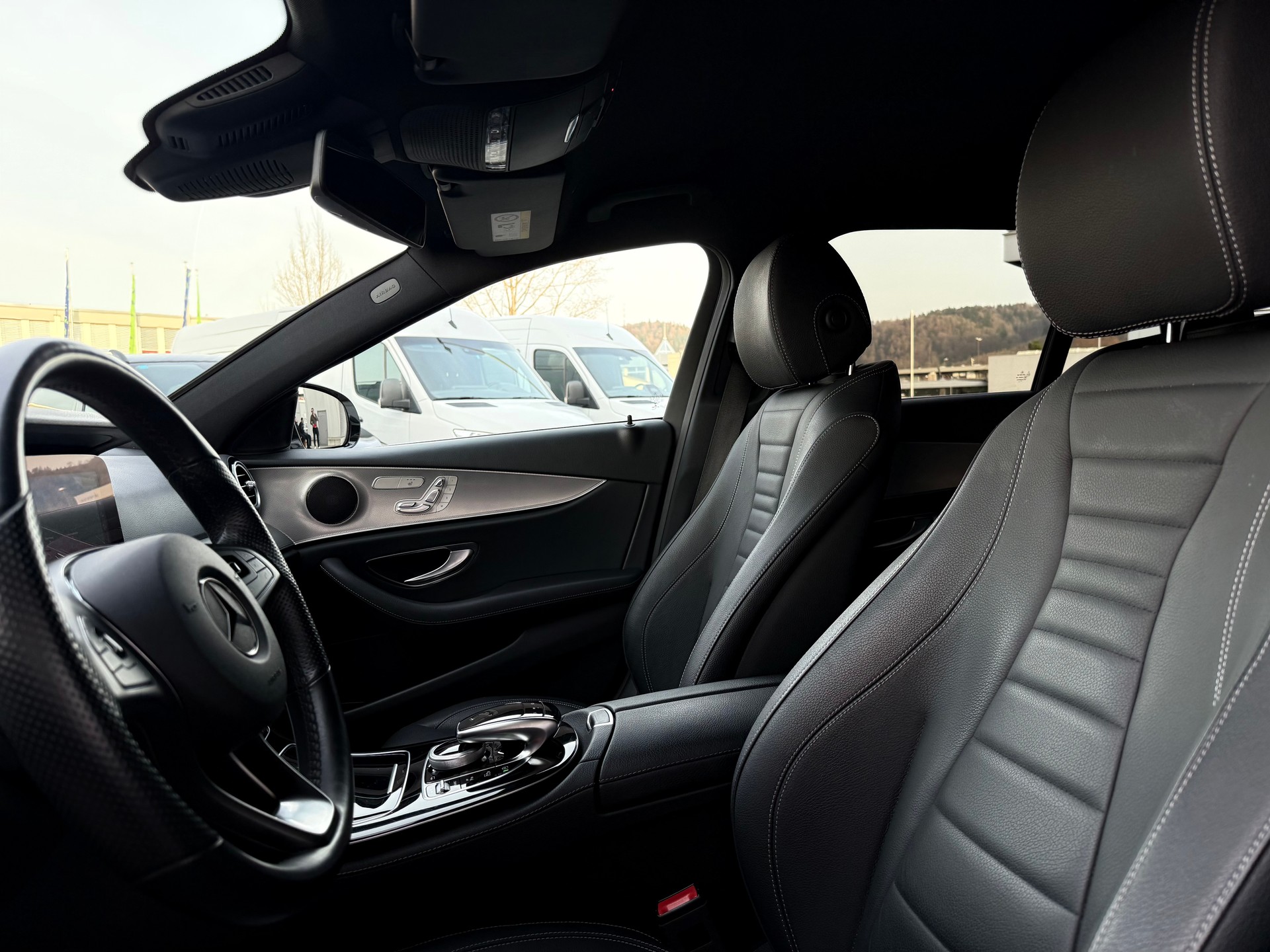 MERCEDES-BENZ E 200 Avantgarde 4 Matic 9G-Tronic-image-4