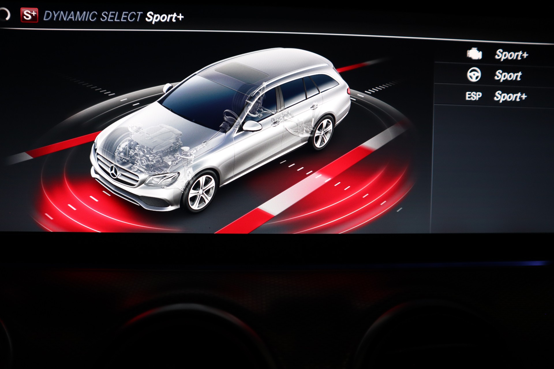 MERCEDES-BENZ E 200 Avantgarde 4 Matic 9G-Tronic-image-27