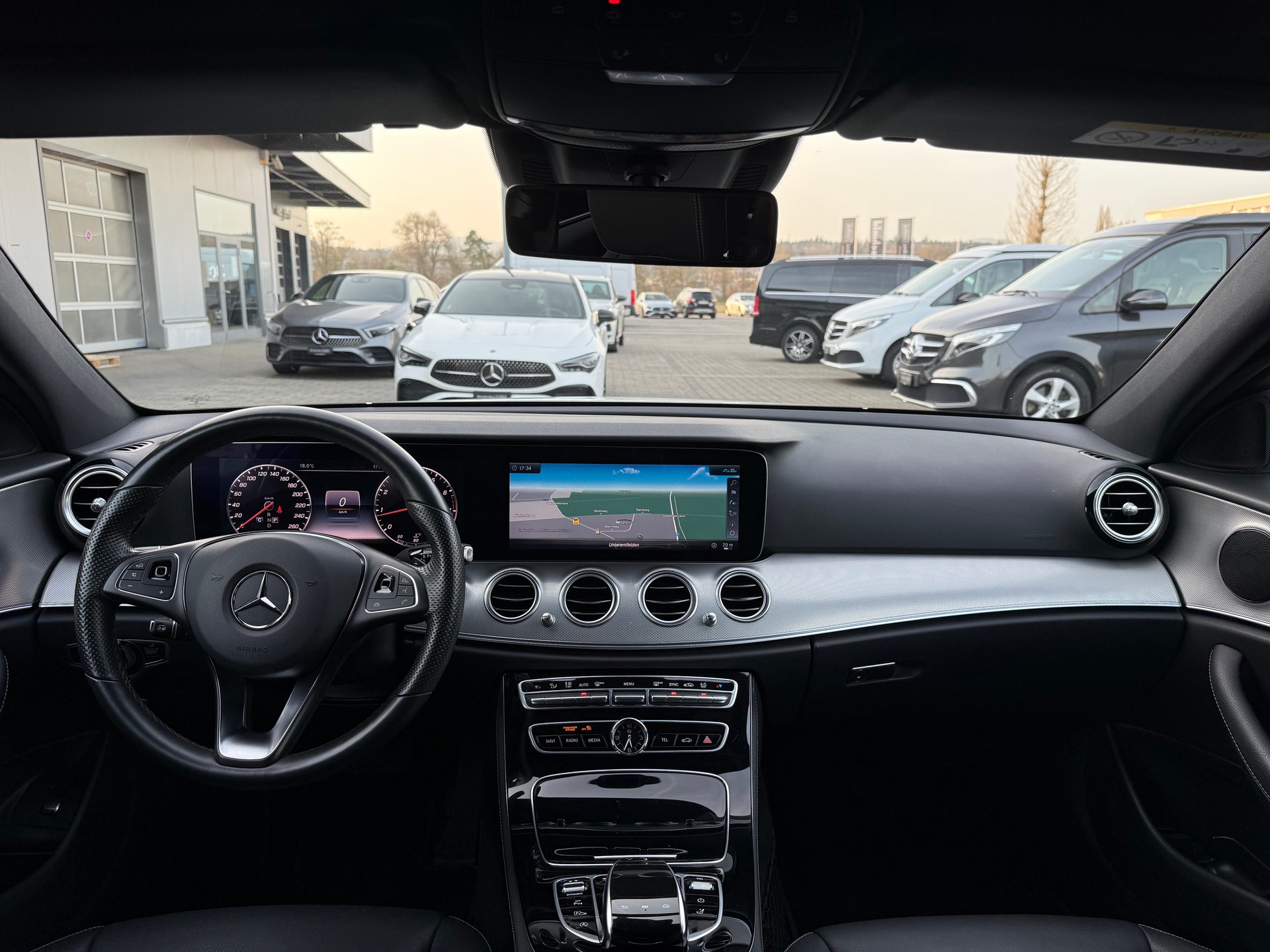MERCEDES-BENZ E 200 Avantgarde 4 Matic 9G-Tronic-image-3