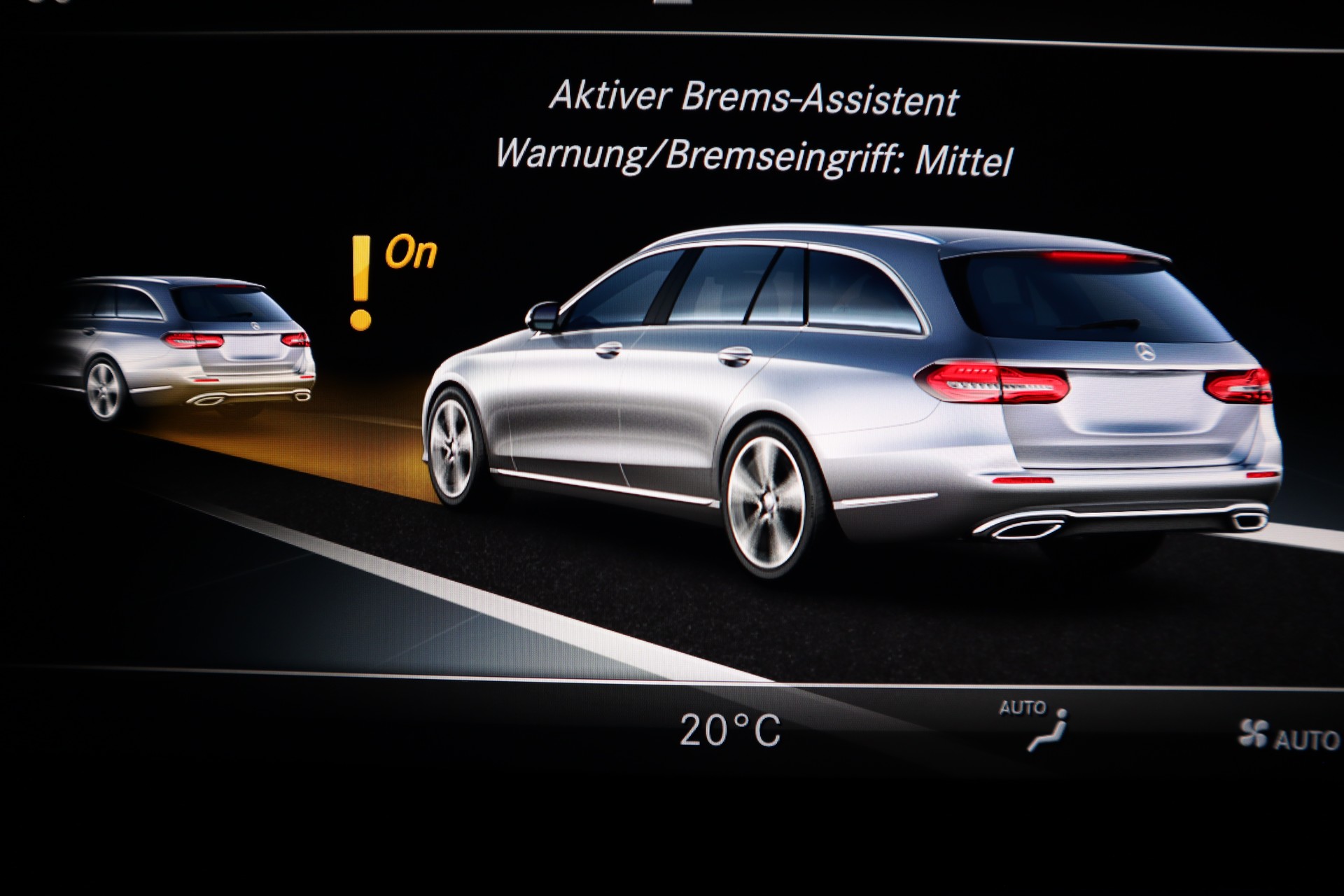 MERCEDES-BENZ E 200 Avantgarde 4 Matic 9G-Tronic-image-11