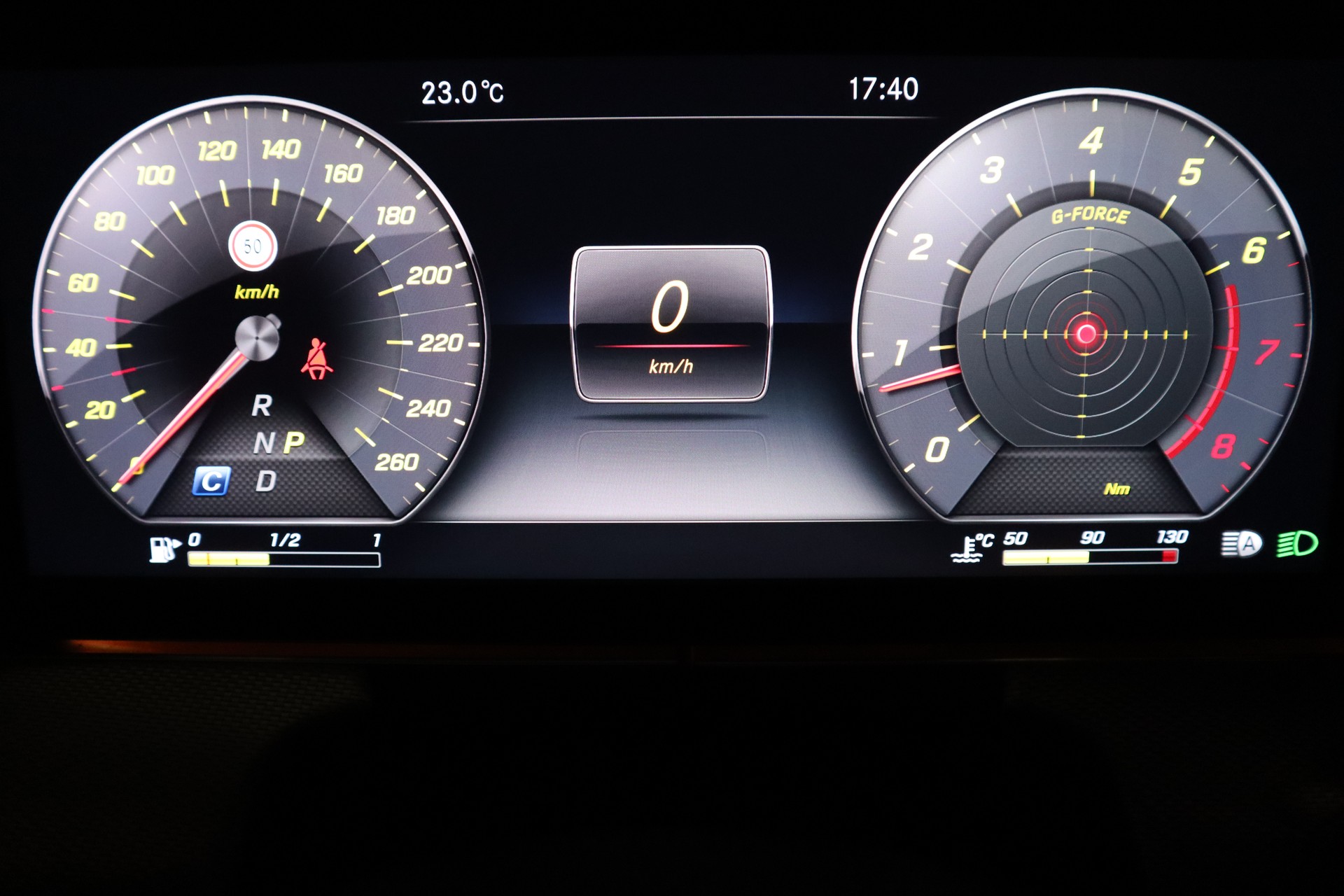 MERCEDES-BENZ E 200 Avantgarde 4 Matic 9G-Tronic-image-22