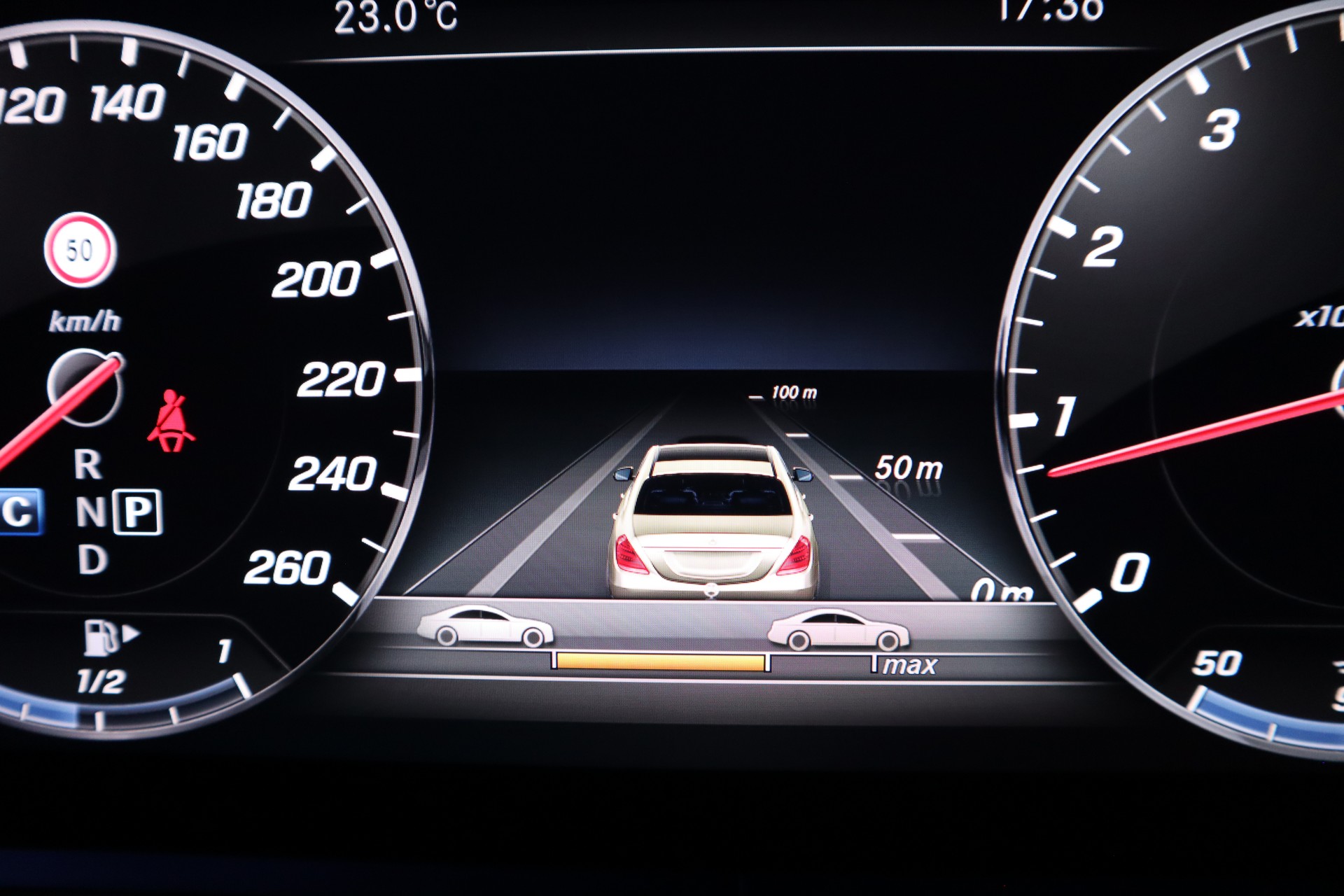 MERCEDES-BENZ E 200 Avantgarde 4 Matic 9G-Tronic-image-10