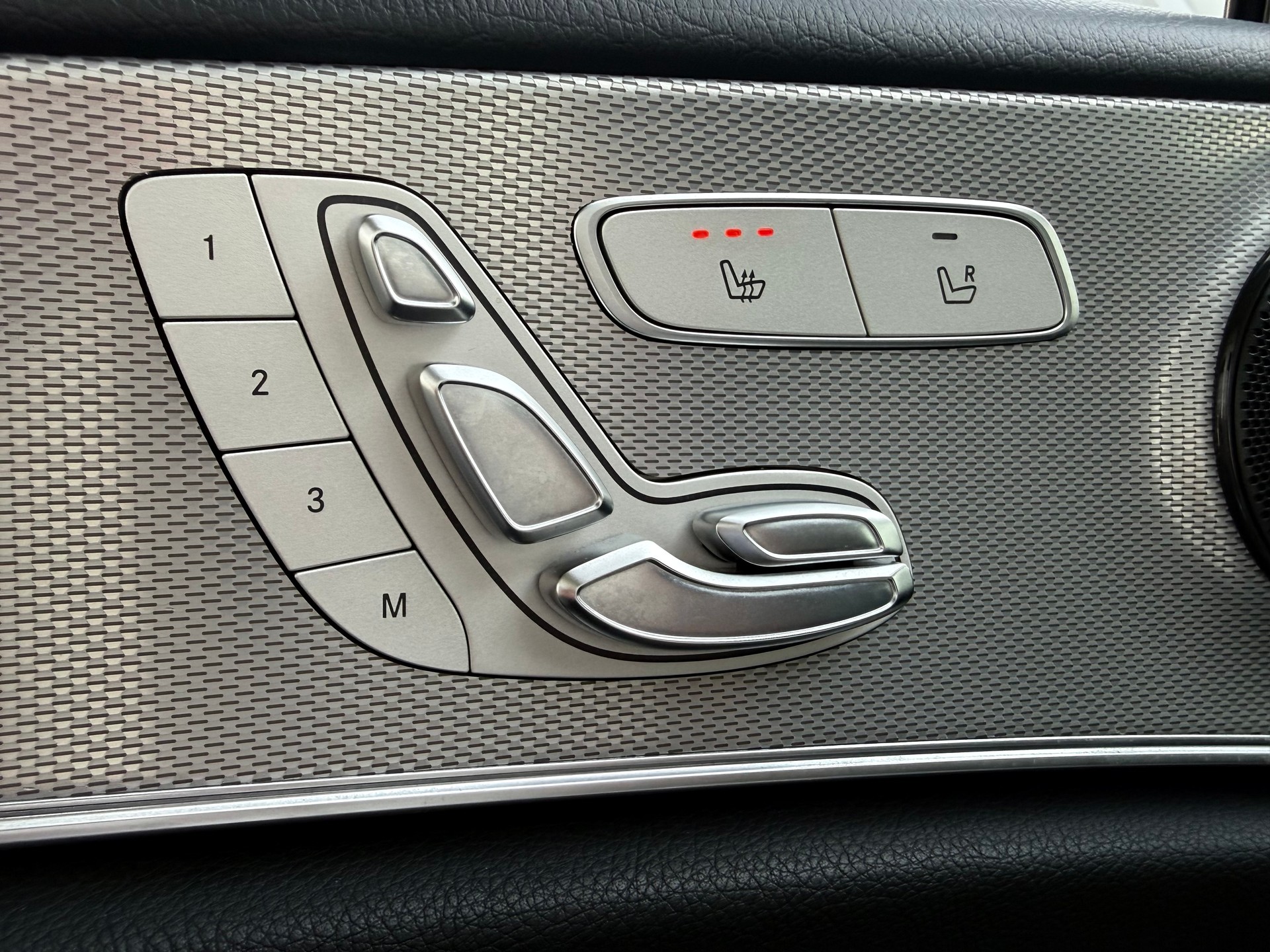 MERCEDES-BENZ E 200 Avantgarde 4 Matic 9G-Tronic-image-6