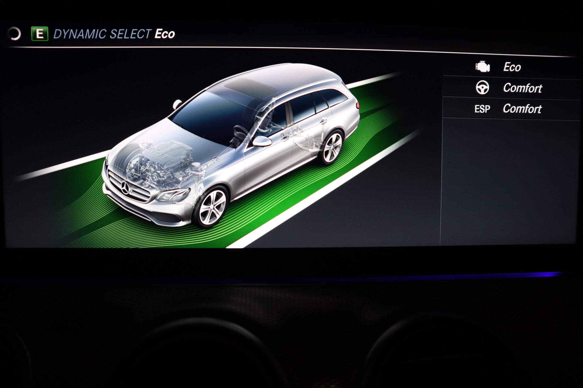 MERCEDES-BENZ E 200 Avantgarde 4 Matic 9G-Tronic-image-25