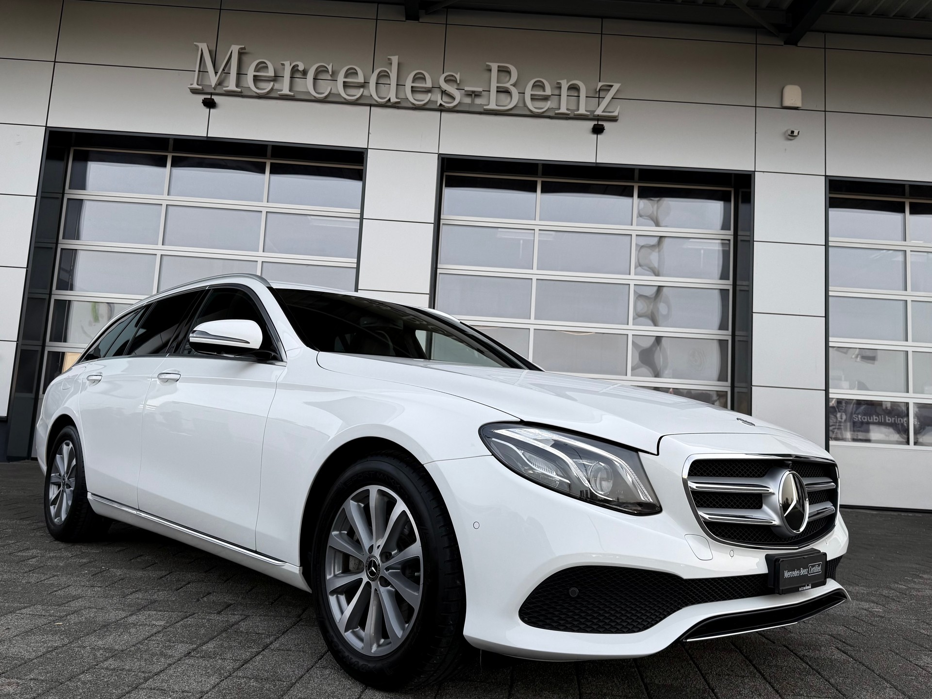 MERCEDES-BENZ E 200 Avantgarde 4 Matic 9G-Tronic