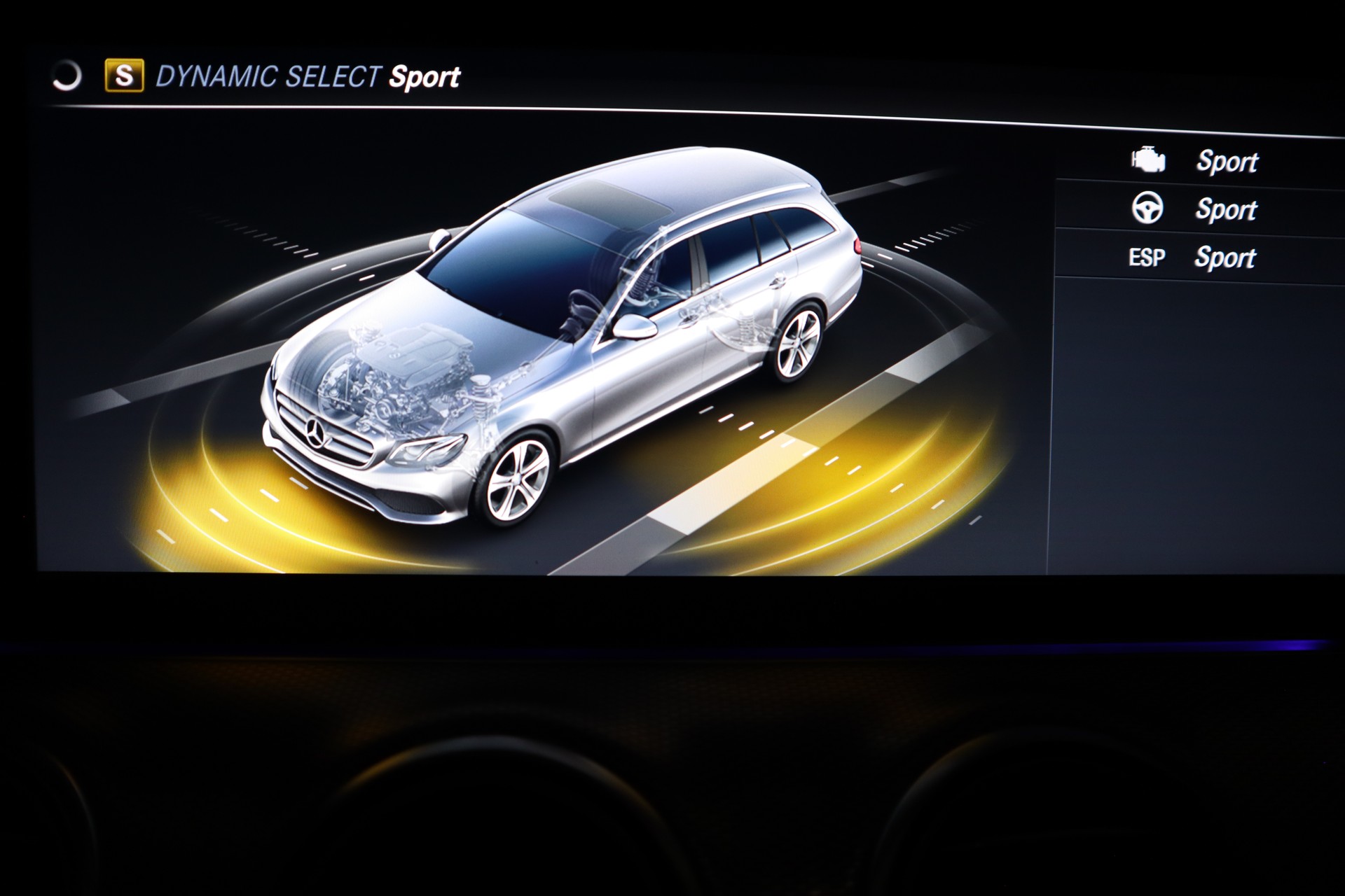 MERCEDES-BENZ E 200 Avantgarde 4 Matic 9G-Tronic-image-26