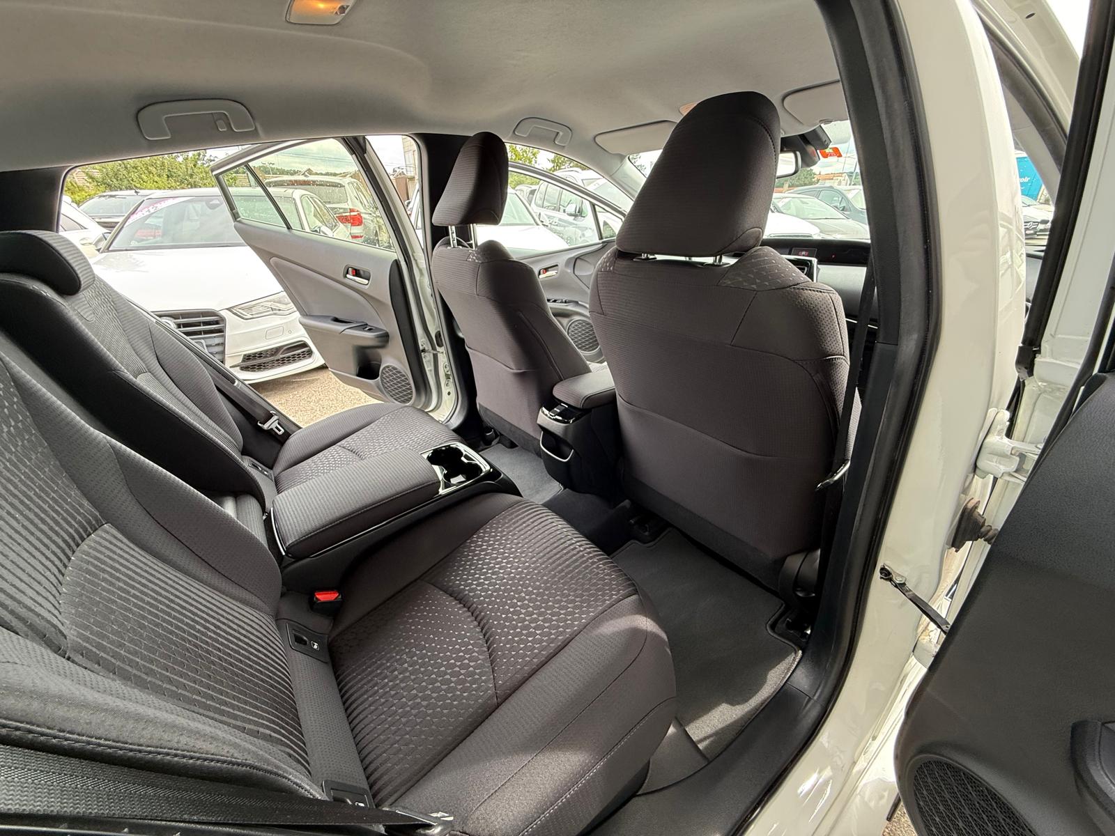 TOYOTA Prius 1.8 VVT-i Plug-in Hybrid Solar-image-10