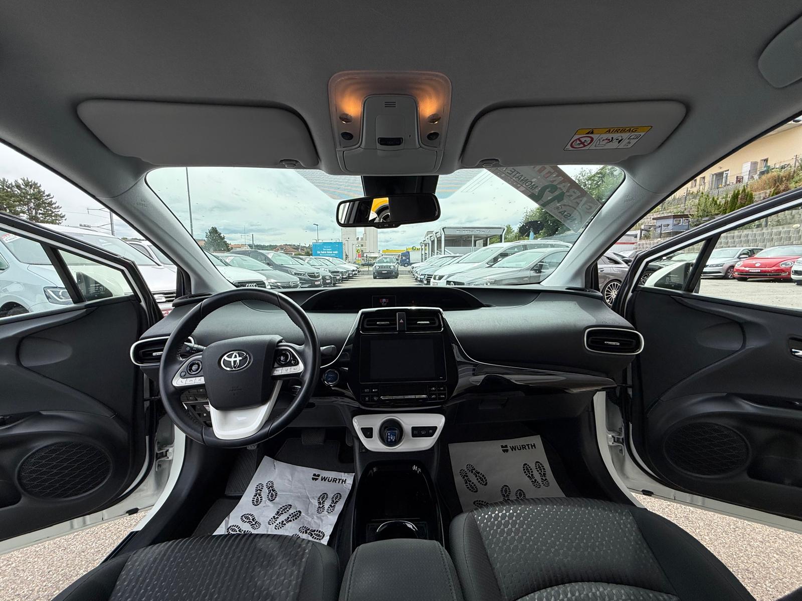 TOYOTA Prius 1.8 VVT-i Plug-in Hybrid Solar-image-8