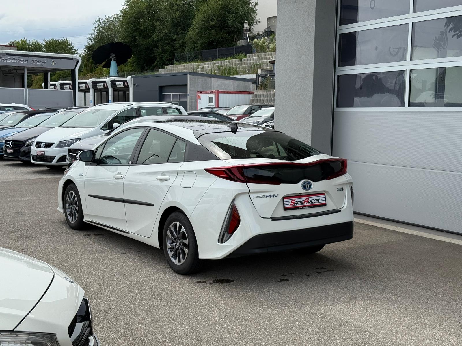 TOYOTA Prius 1.8 VVT-i Plug-in Hybrid Solar-image-3