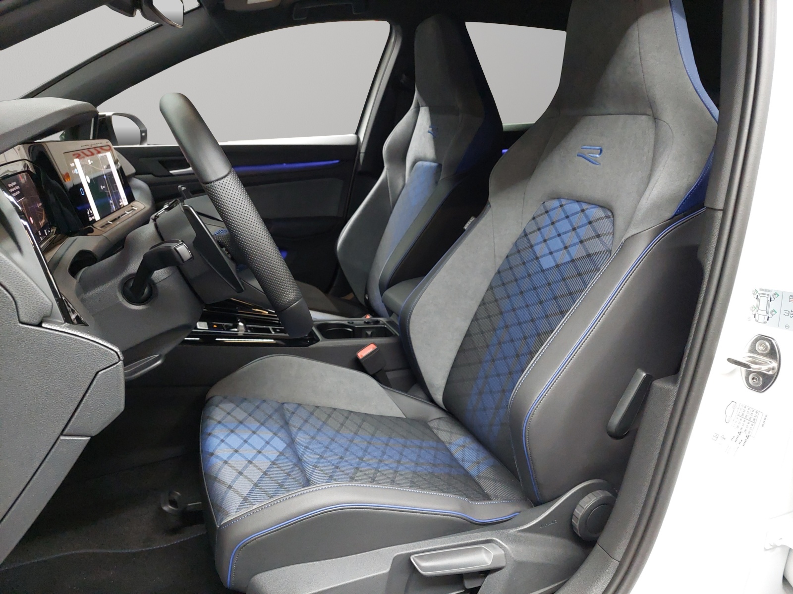 VW Golf 2.0 TSI R DSG 4Motion R Performance-image-5