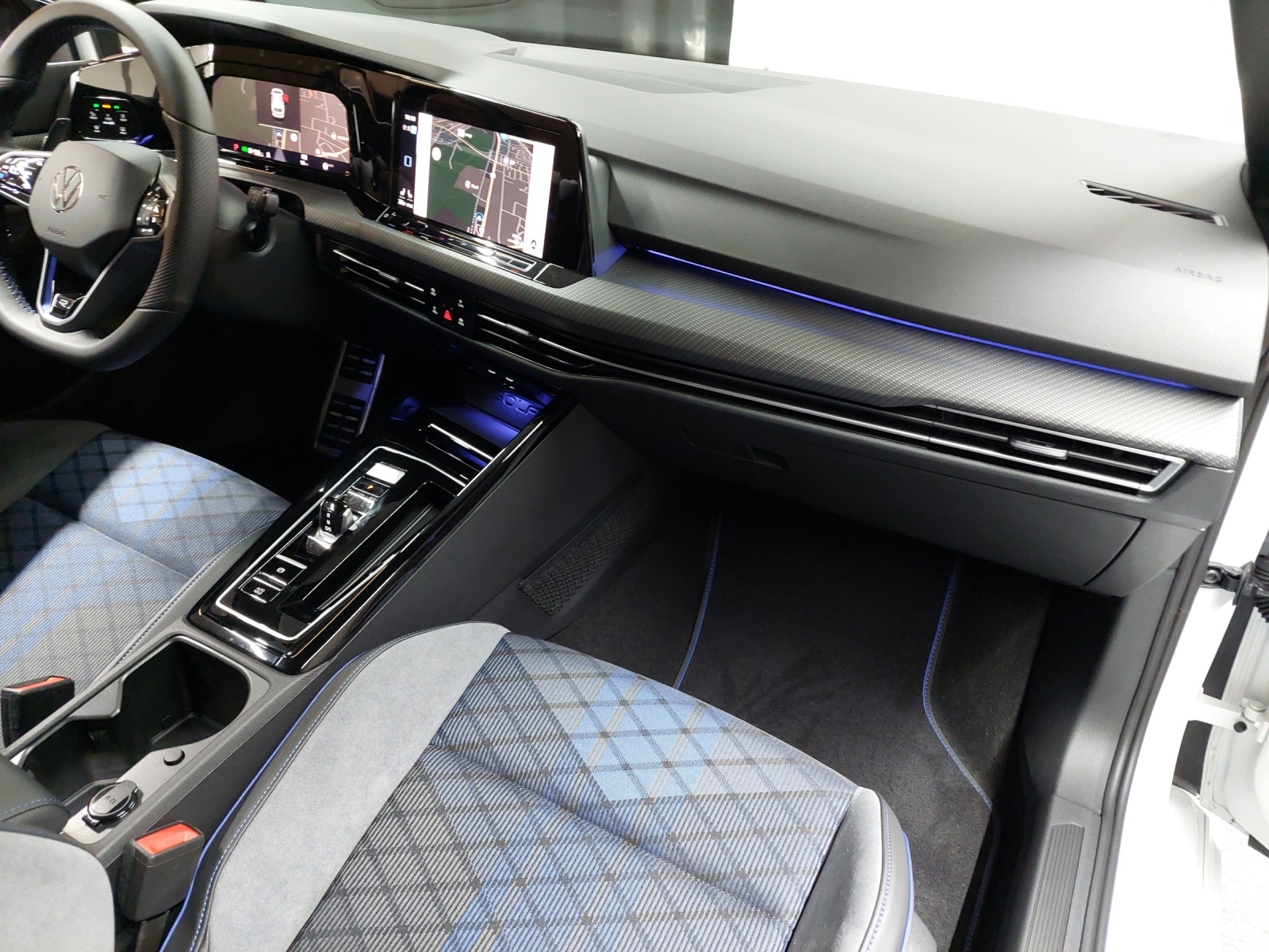 VW Golf 2.0 TSI R DSG 4Motion R Performance-image-9