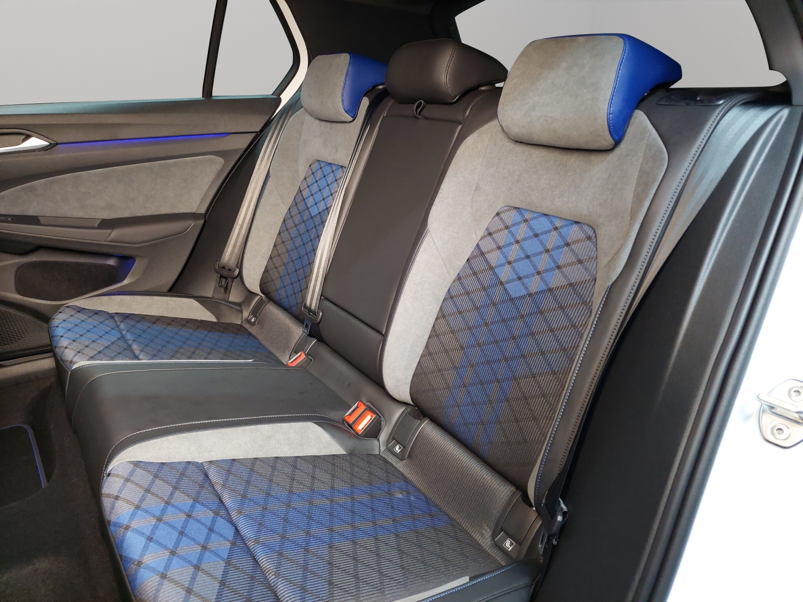 VW Golf 2.0 TSI R DSG 4Motion R Performance-image-7