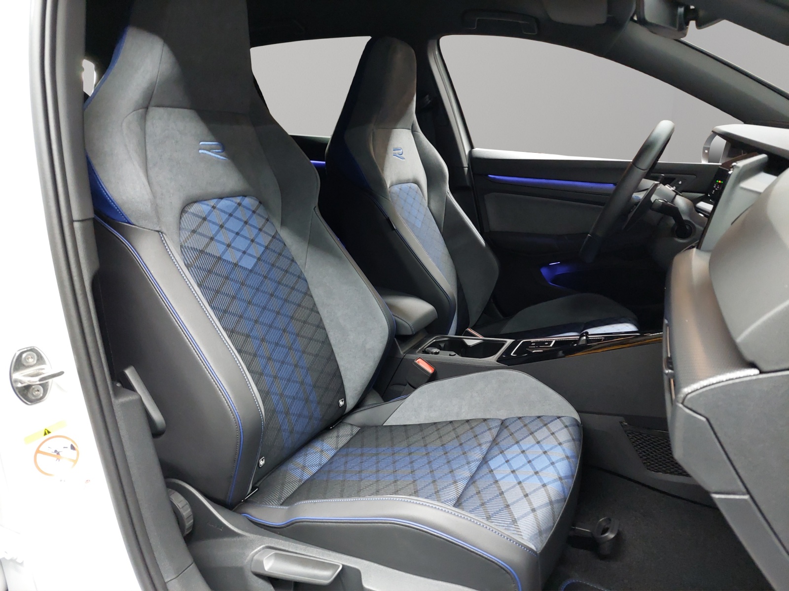 VW Golf 2.0 TSI R DSG 4Motion R Performance-image-8