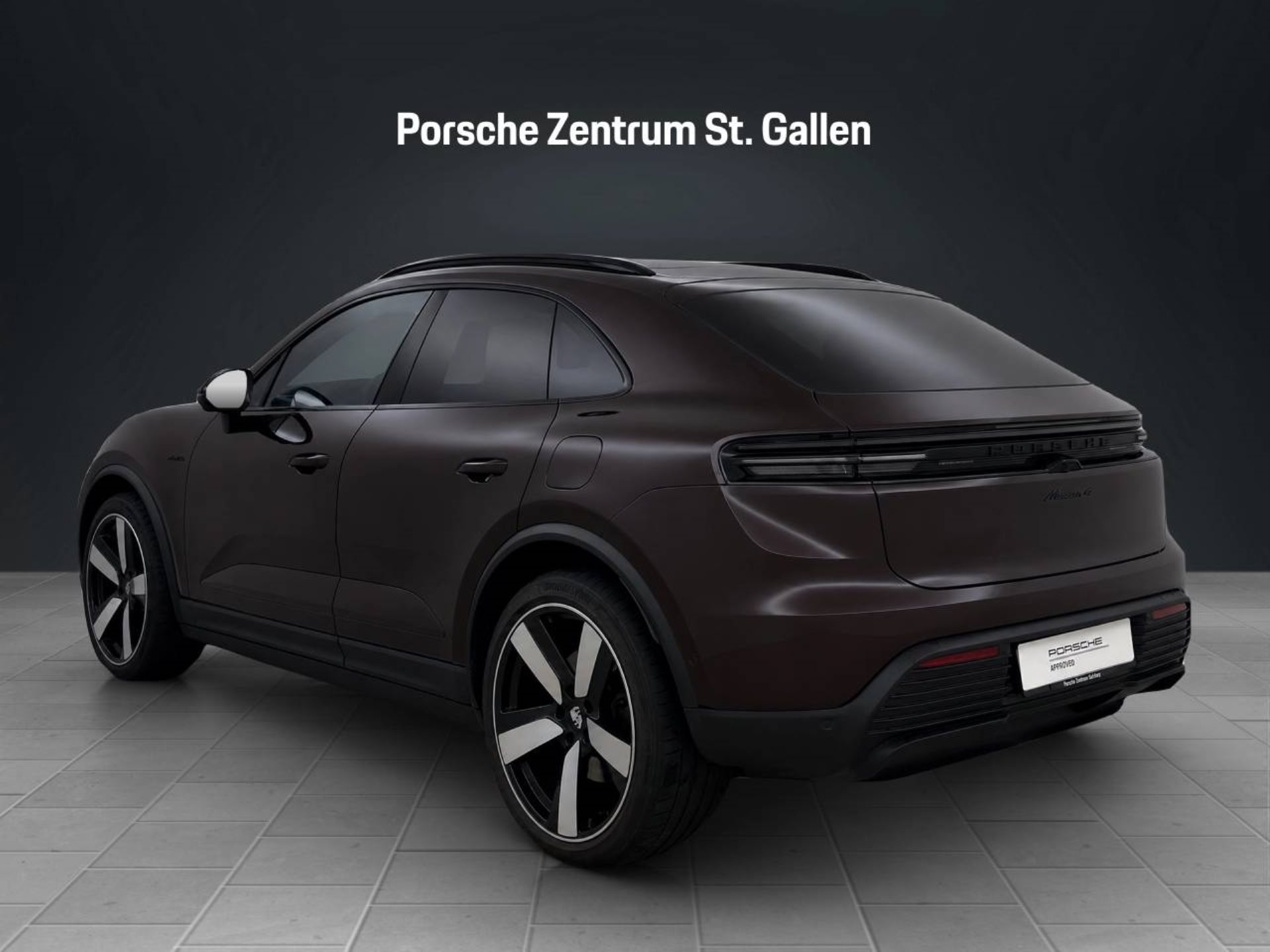 PORSCHE Macan 4-image-2