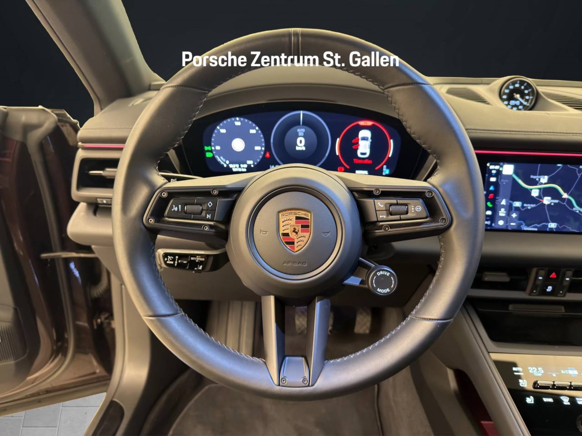 PORSCHE Macan 4-image-12