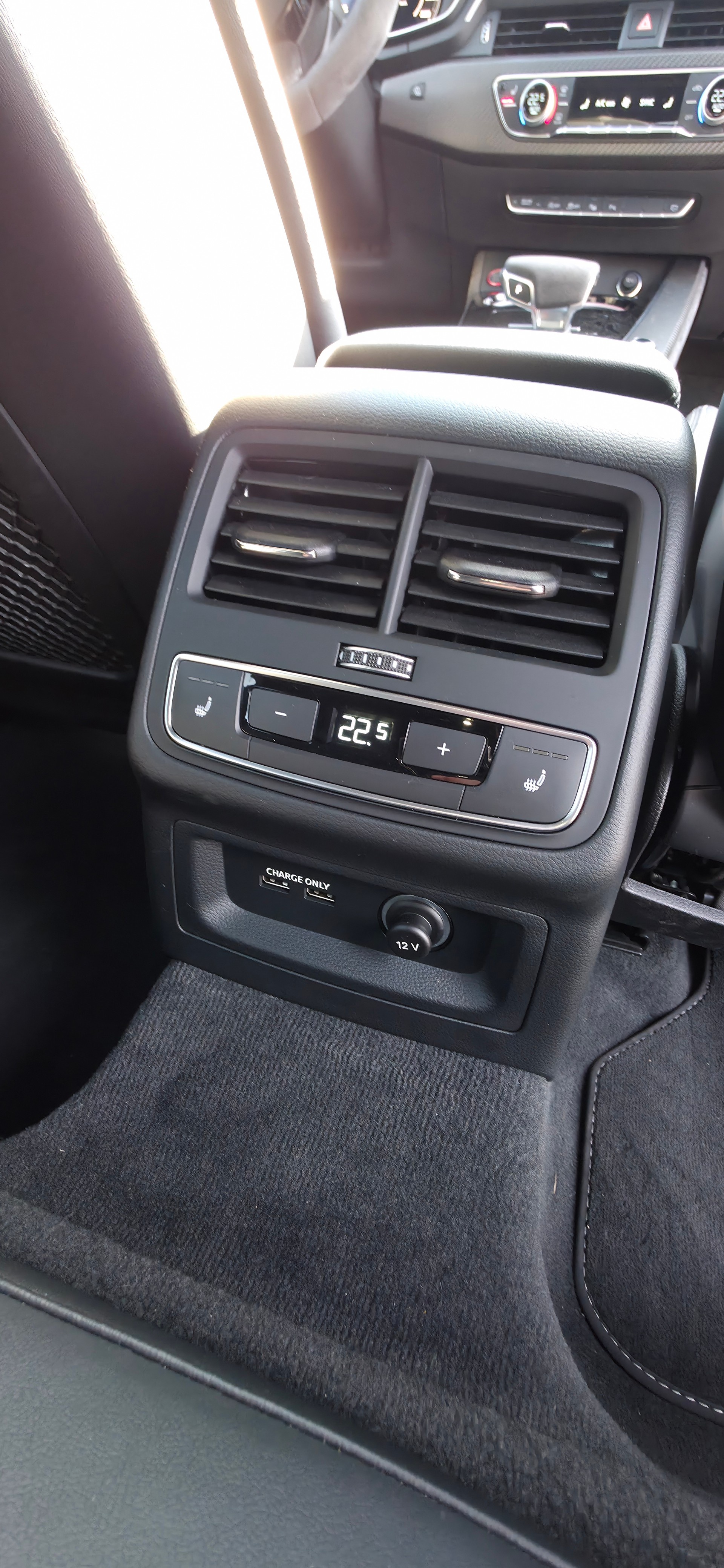AUDI RS4 Avant quattro tiptronic-image-8