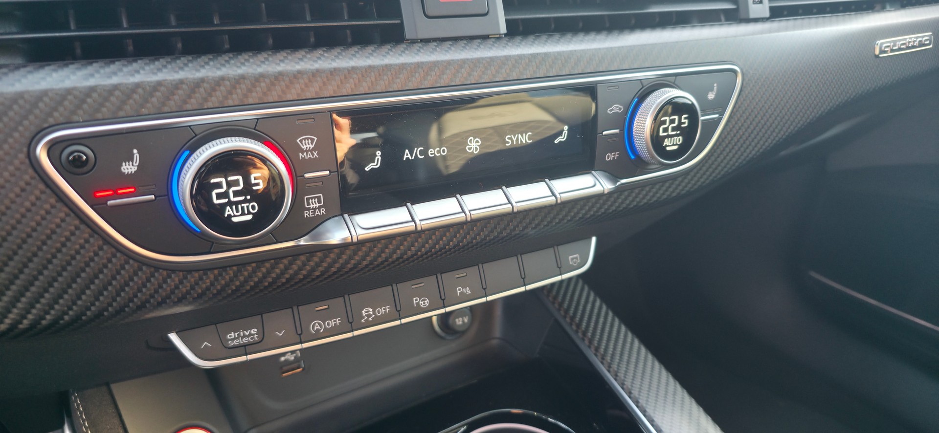 AUDI RS4 Avant quattro tiptronic-image-15
