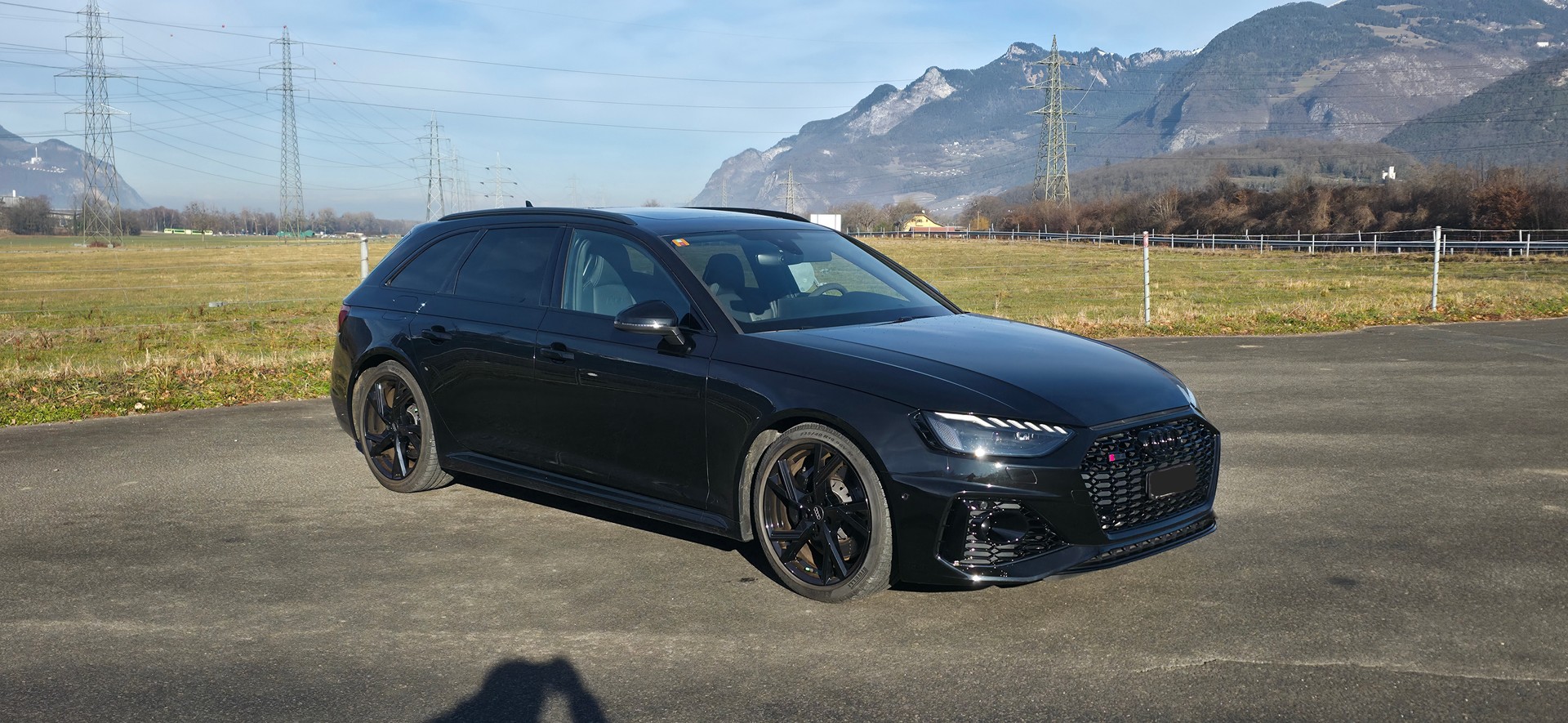 AUDI RS4 Avant quattro tiptronic-image-18