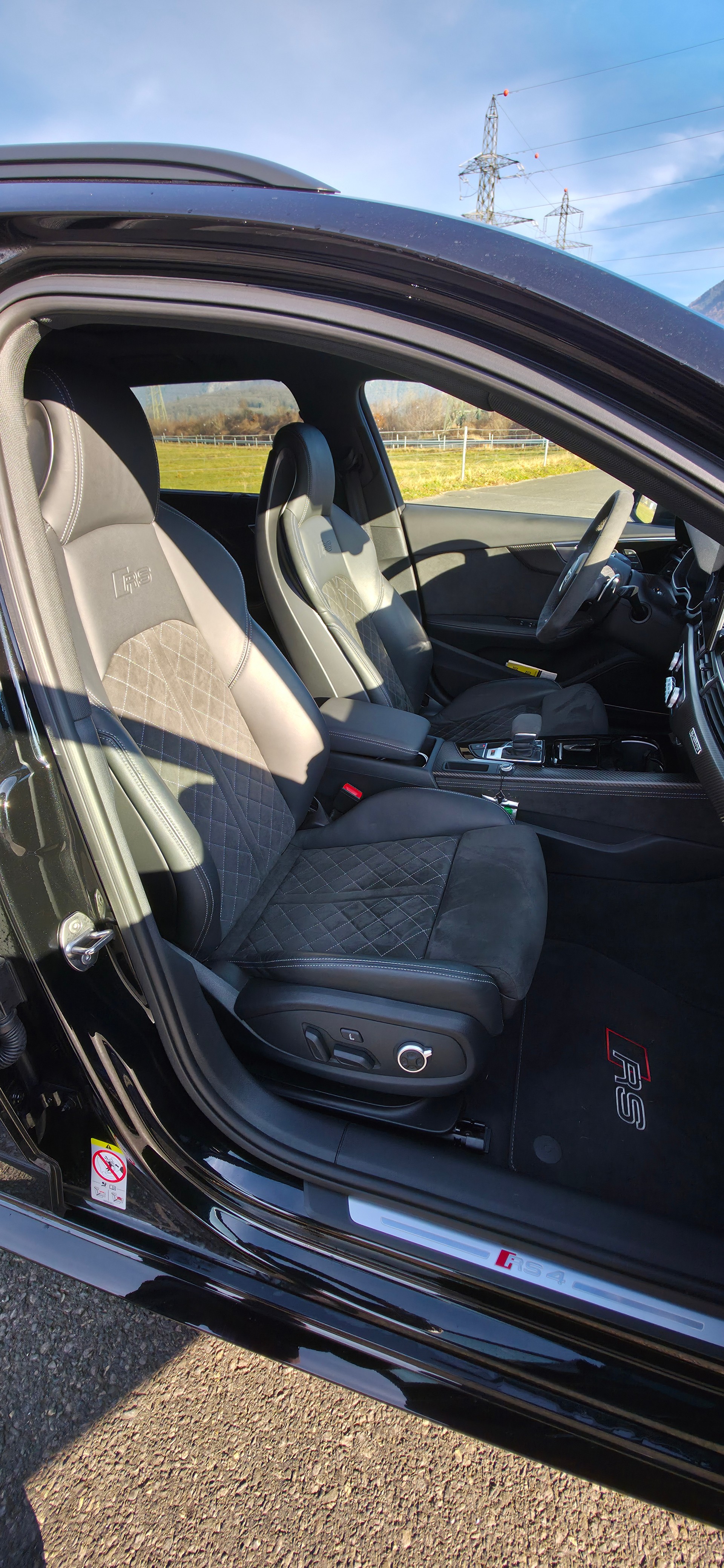 AUDI RS4 Avant quattro tiptronic-image-10