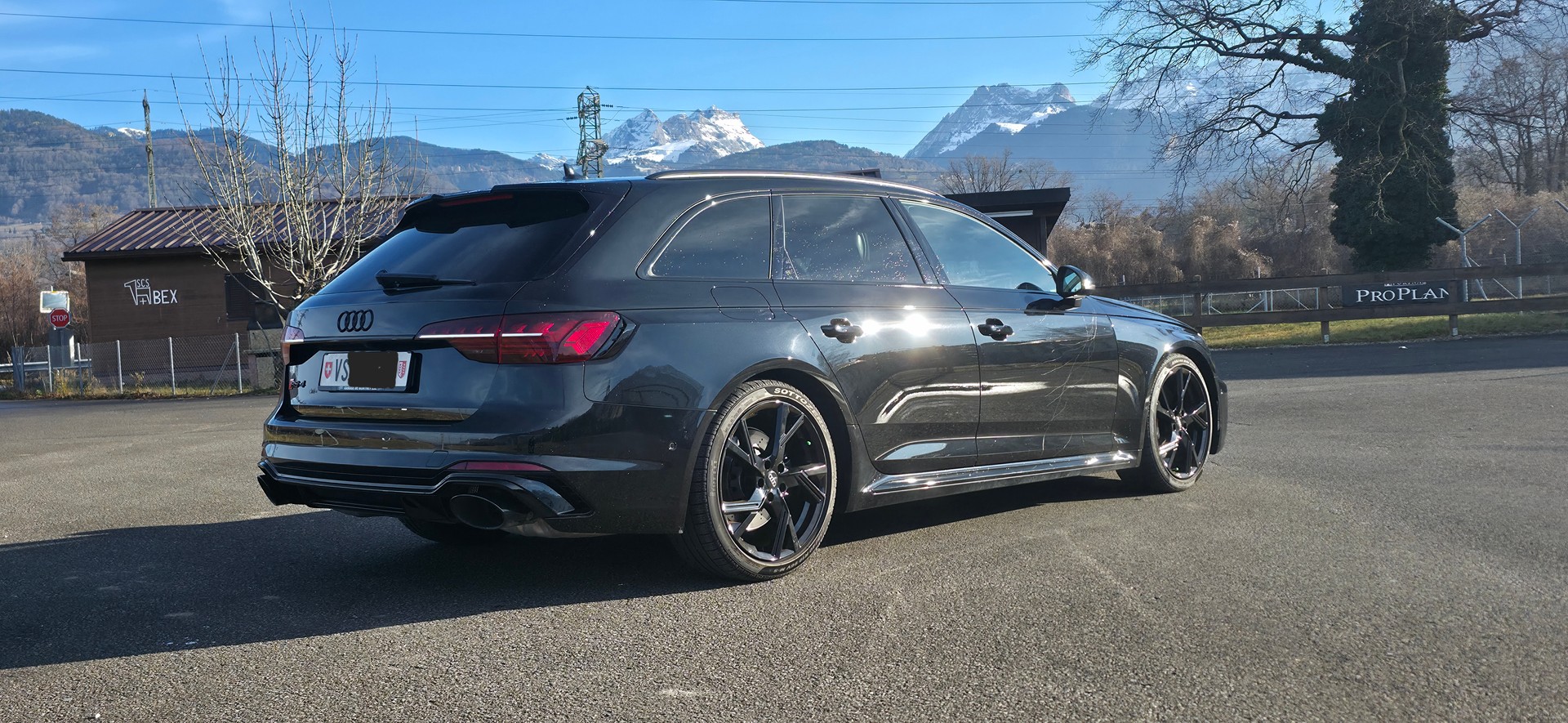 AUDI RS4 Avant quattro tiptronic-image-13