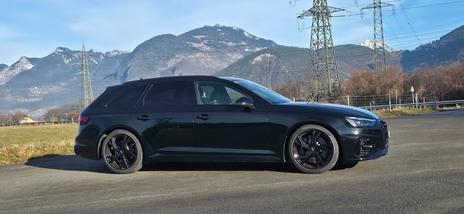 AUDI RS4 Avant quattro tiptronic-image-17
